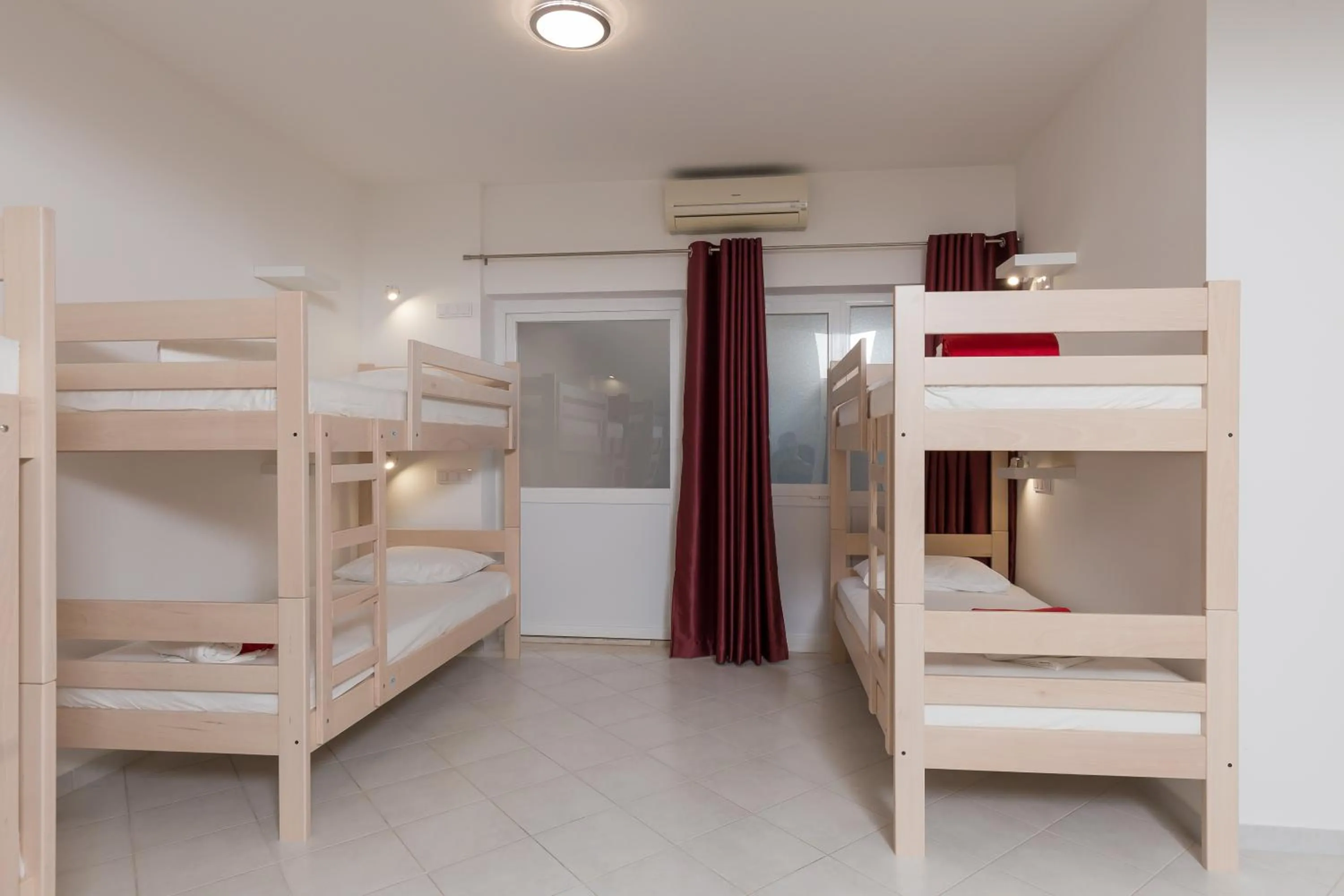 bunk bed, Bed in Hostel Free Bird