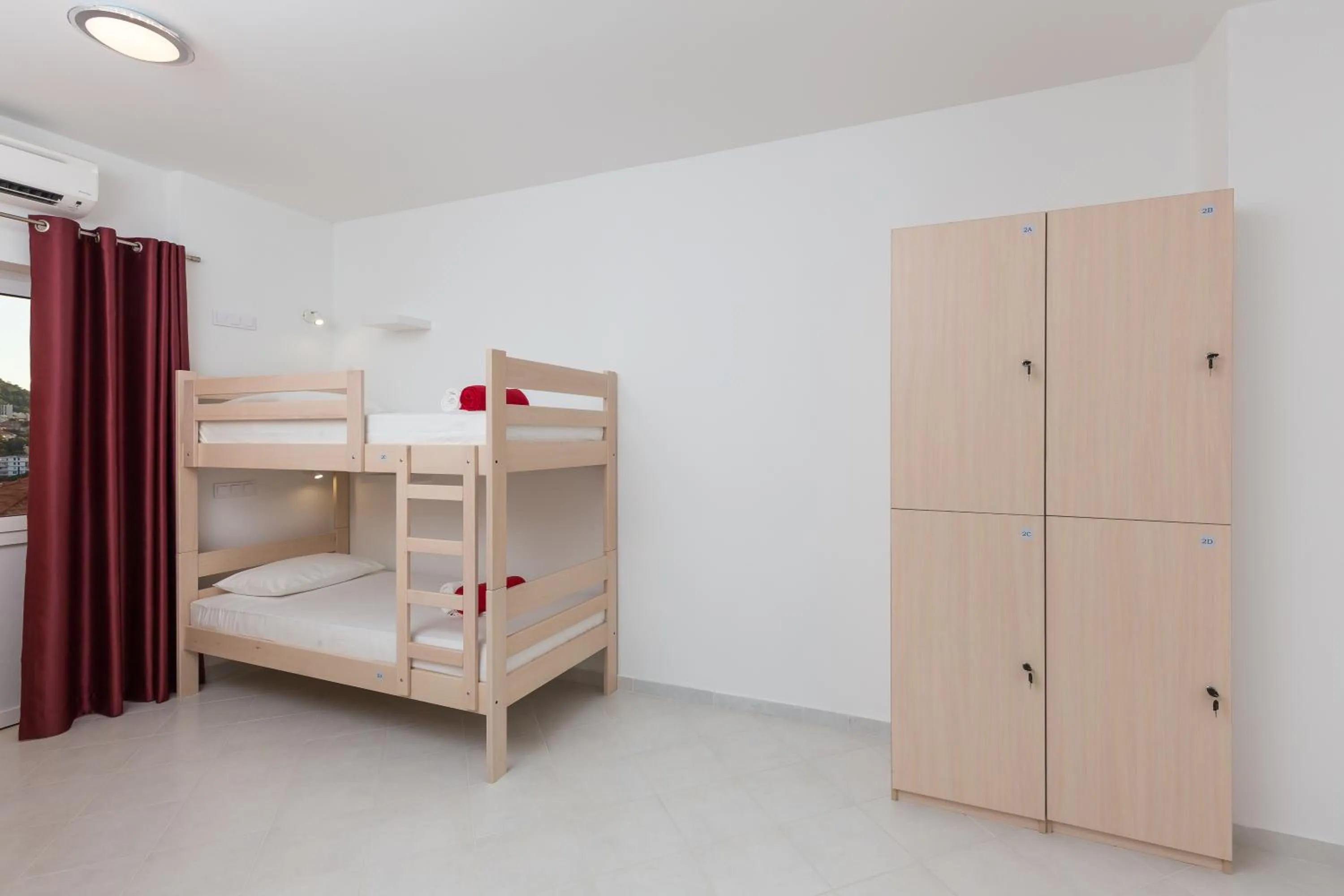 bunk bed, Bed in Hostel Free Bird