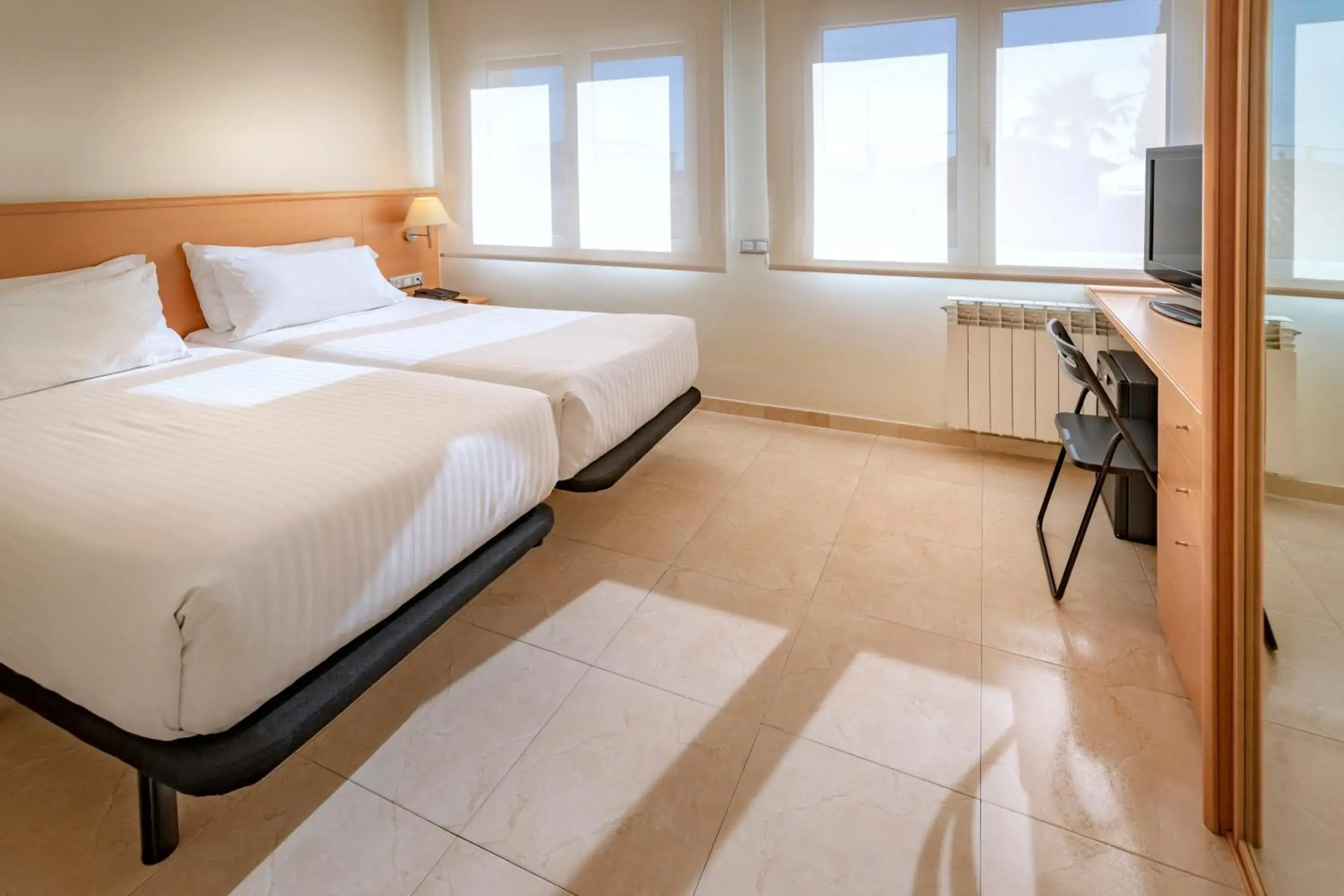 Double or Twin Room in Apartments Playa de Castelldefels Double or Twin Room in Apartments Playa de Castelldefels