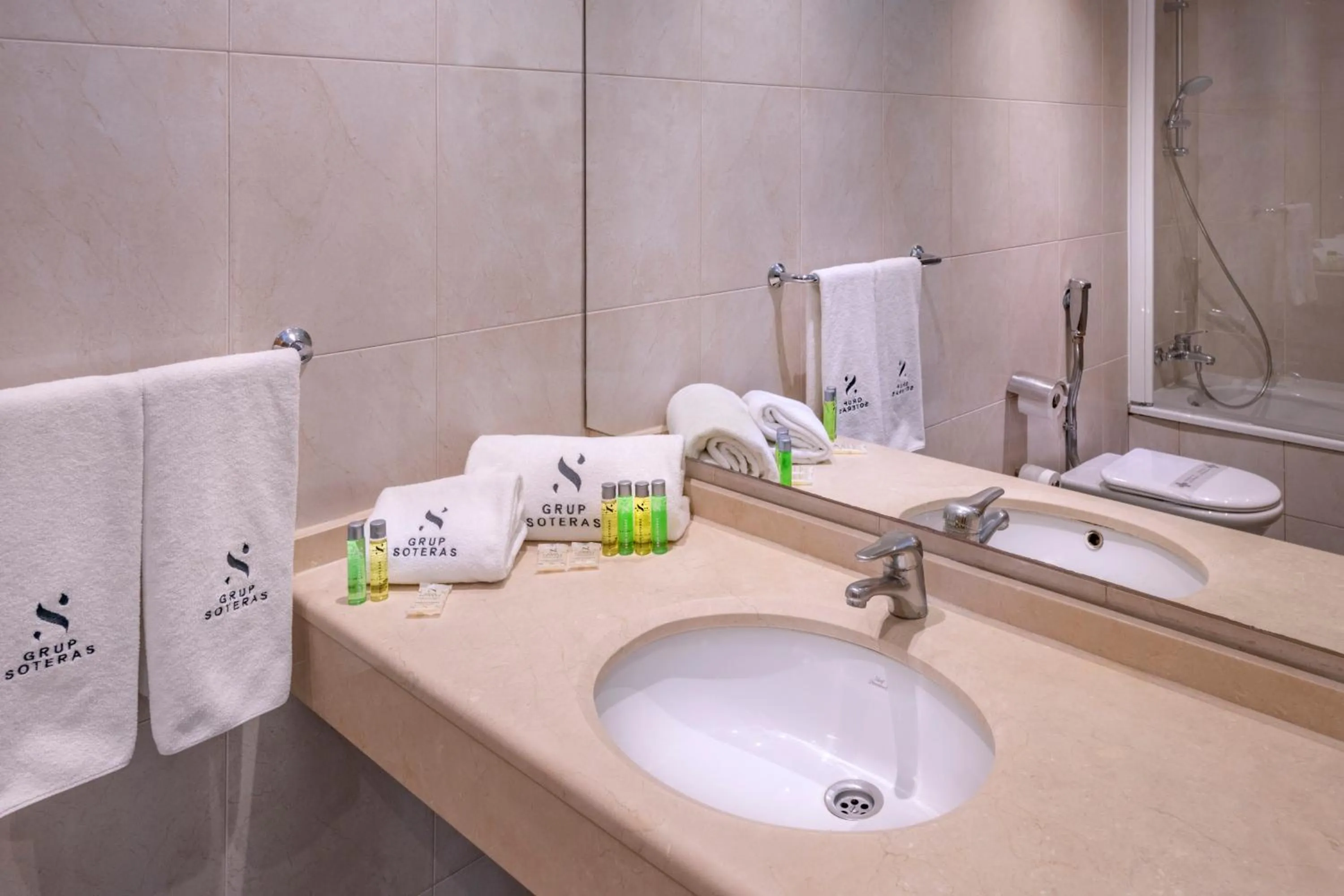 Toilet in Apartments Playa de Castelldefels