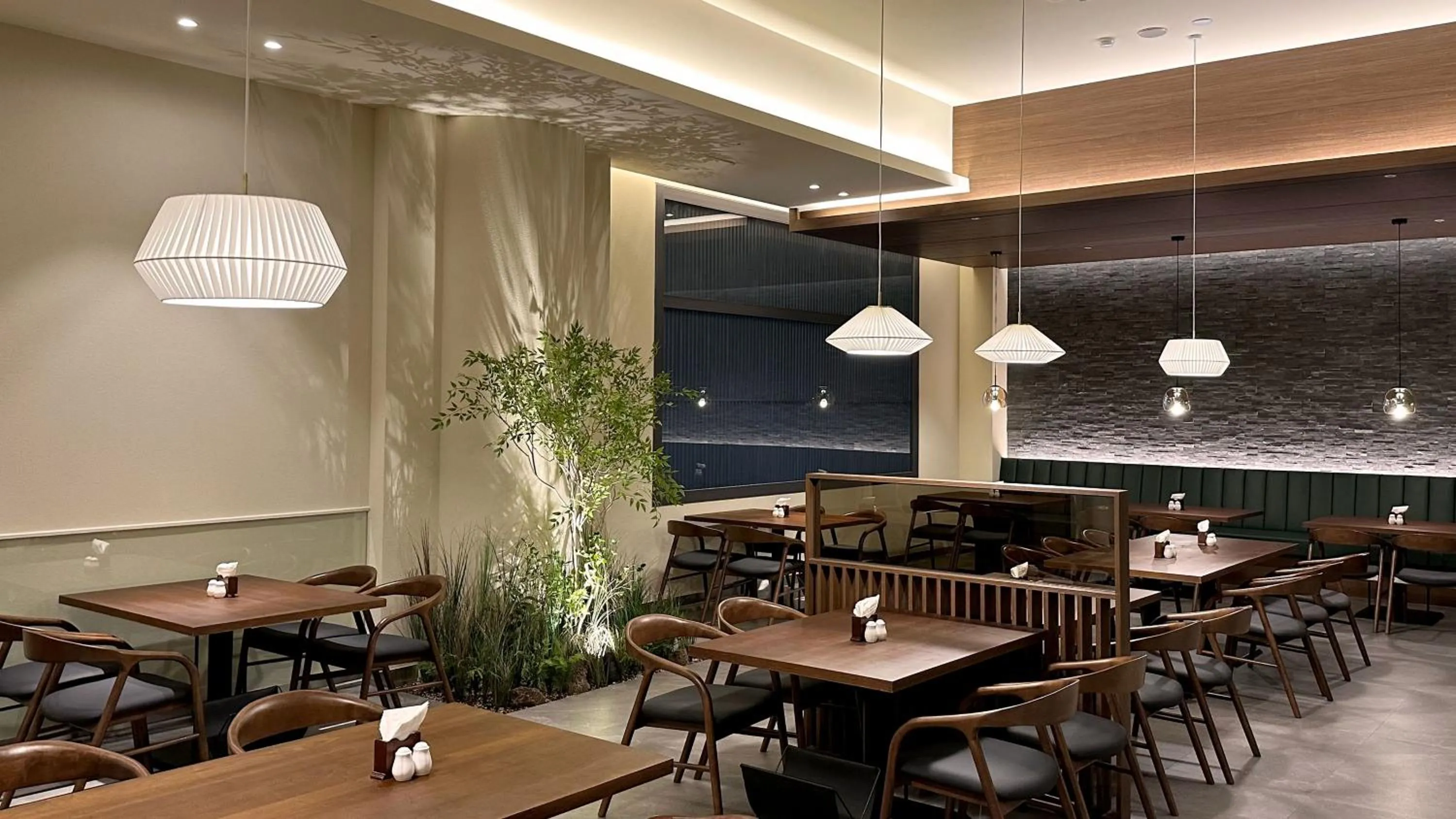 Restaurant/places to eat in Commodore Hotel Gyeongju