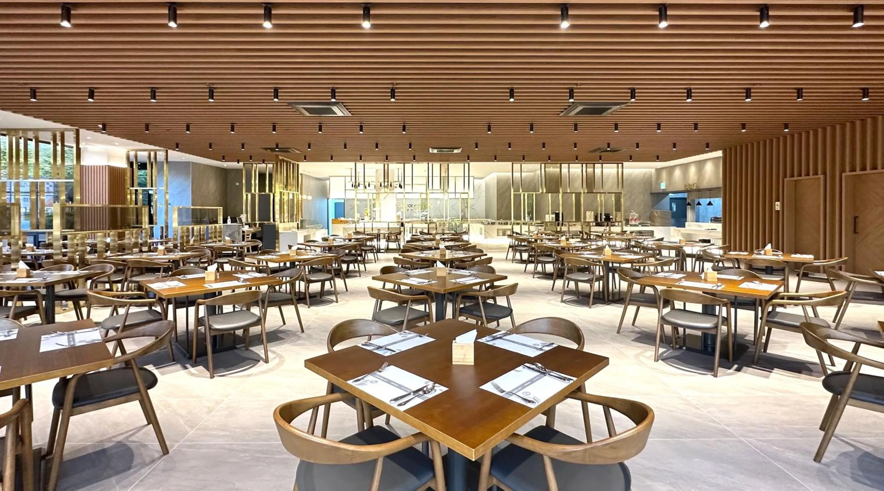 Restaurant/places to eat in Commodore Hotel Gyeongju