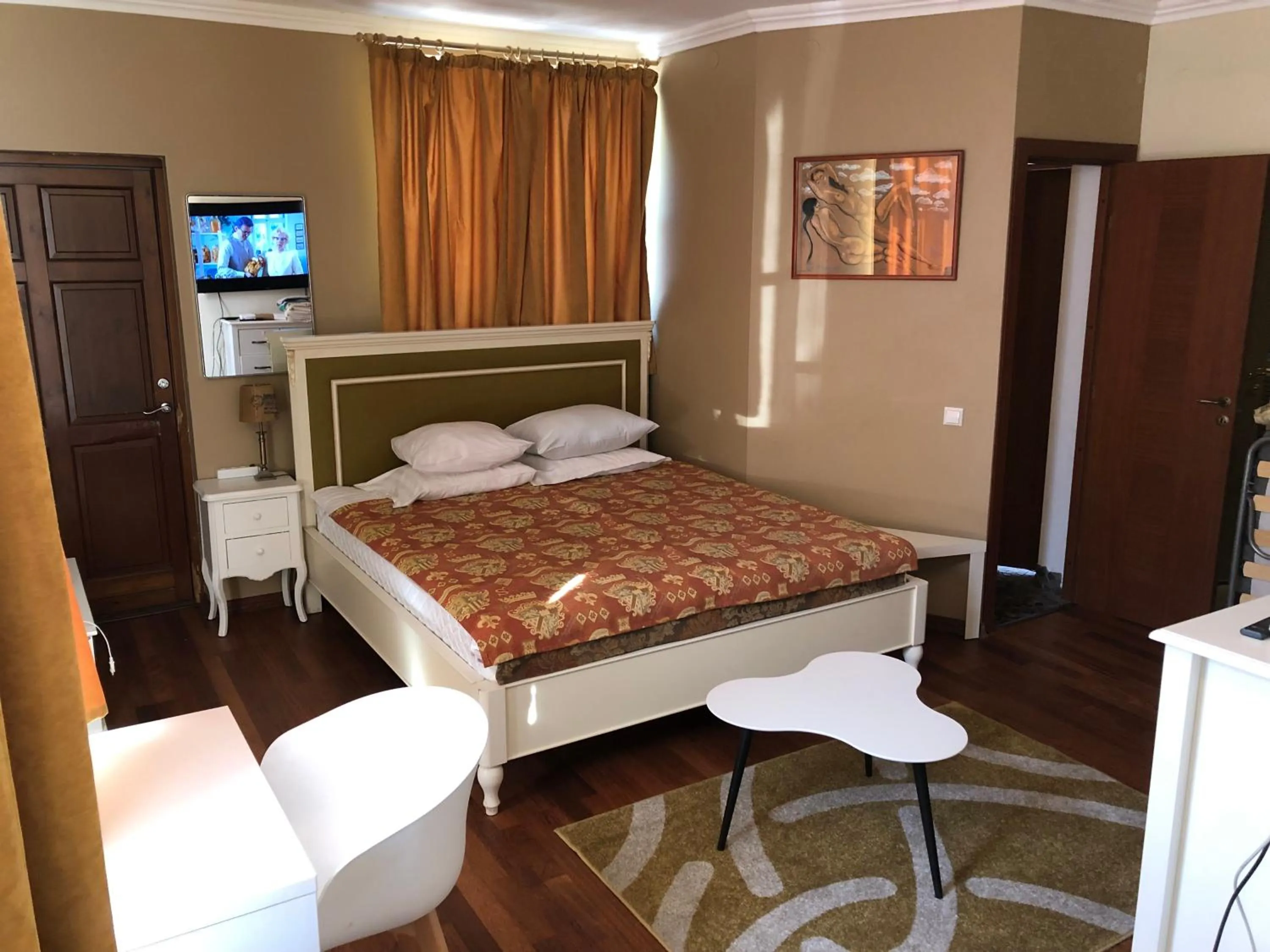 Photo of the whole room, Bed in Paivilla Boutique Hotel