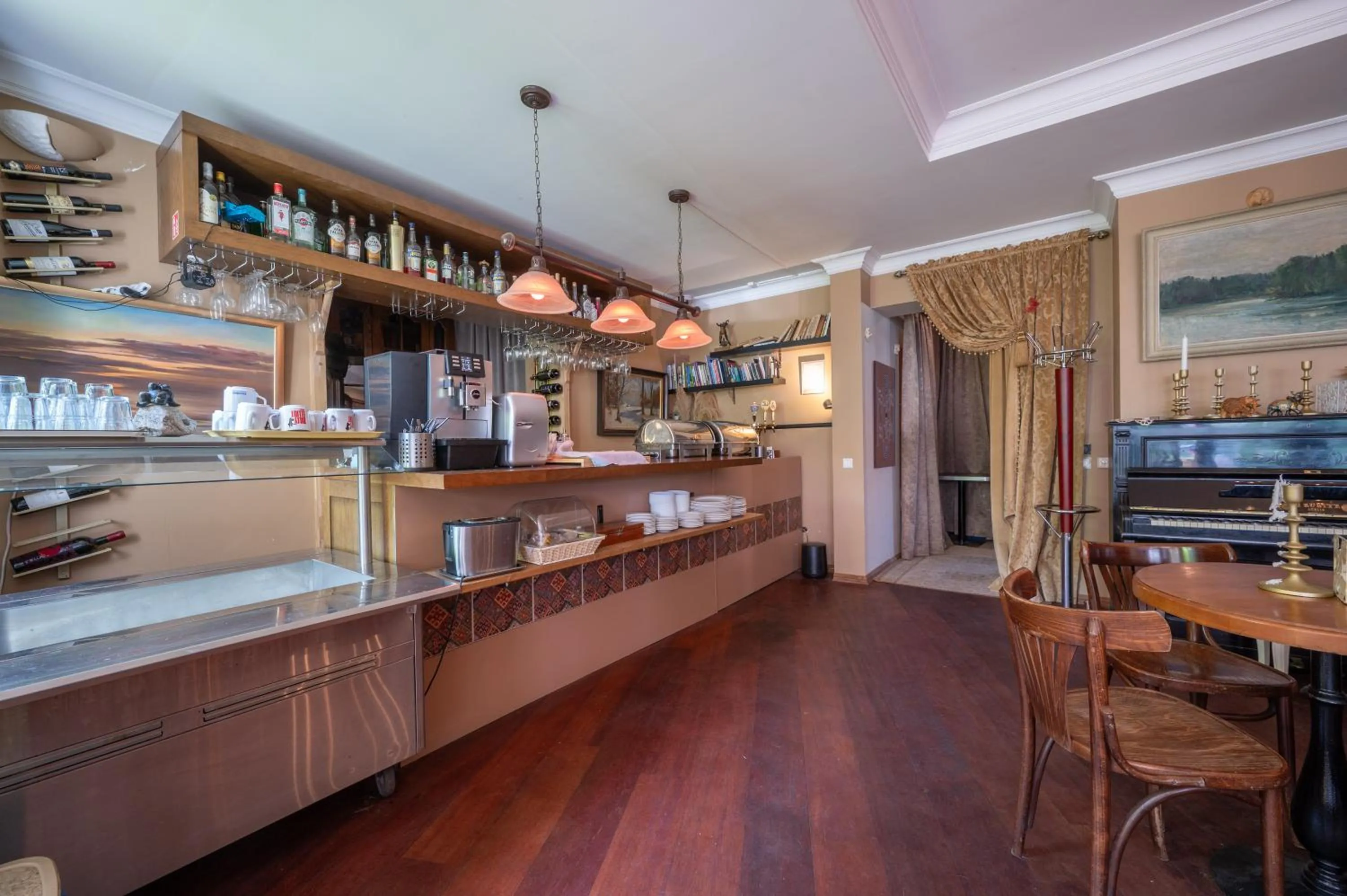 Restaurant/places to eat in Paivilla Boutique Hotel