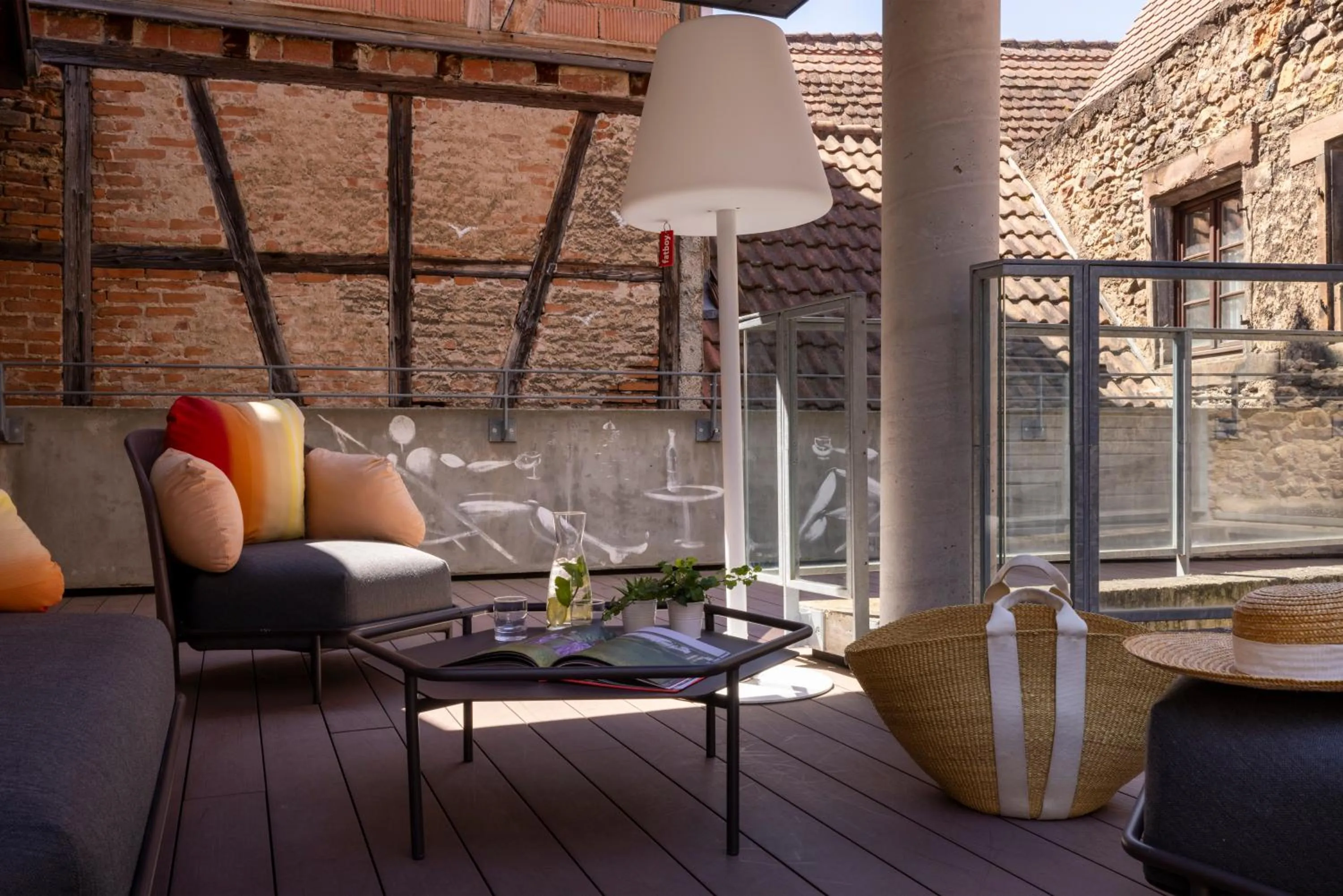 Property building in Hotel Le Pavillon 7