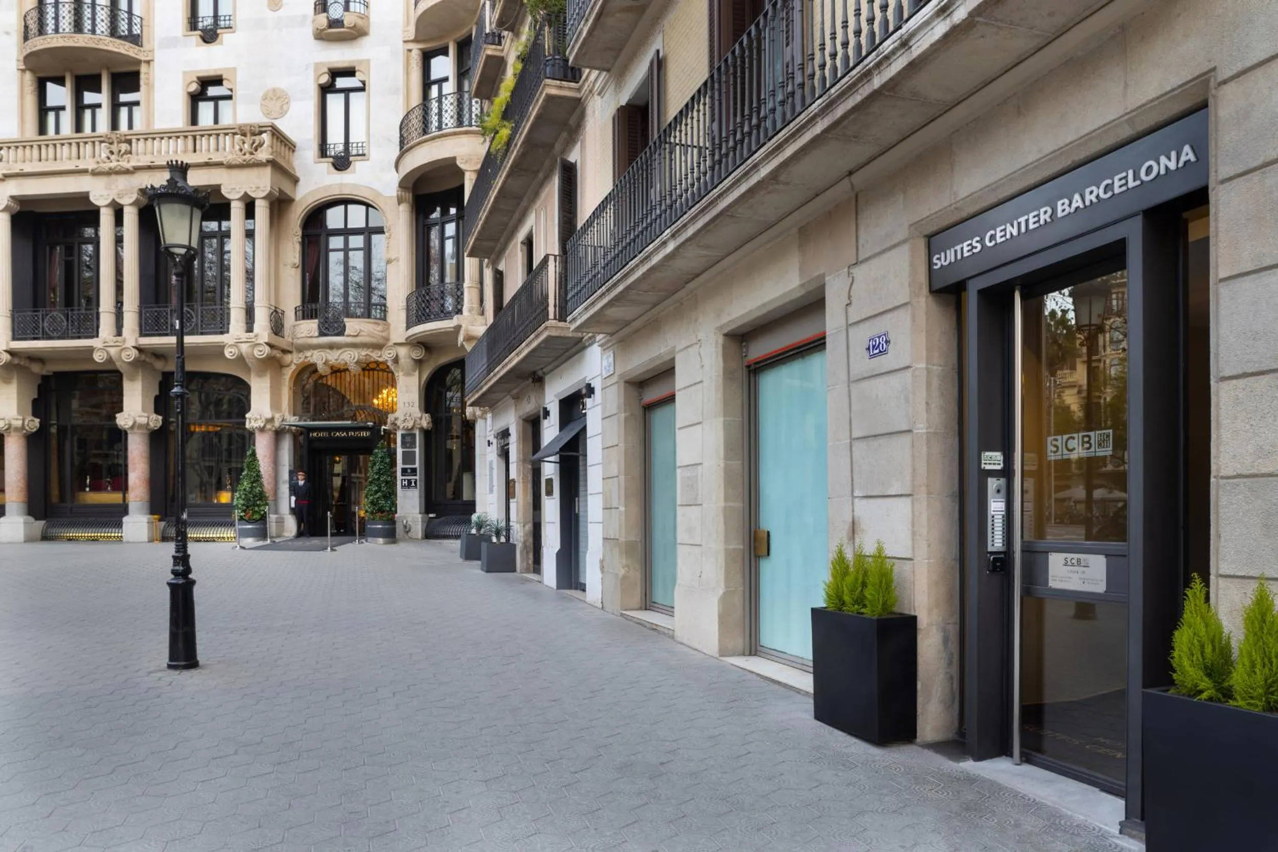 Facade/entrance in Suites Center Barcelona