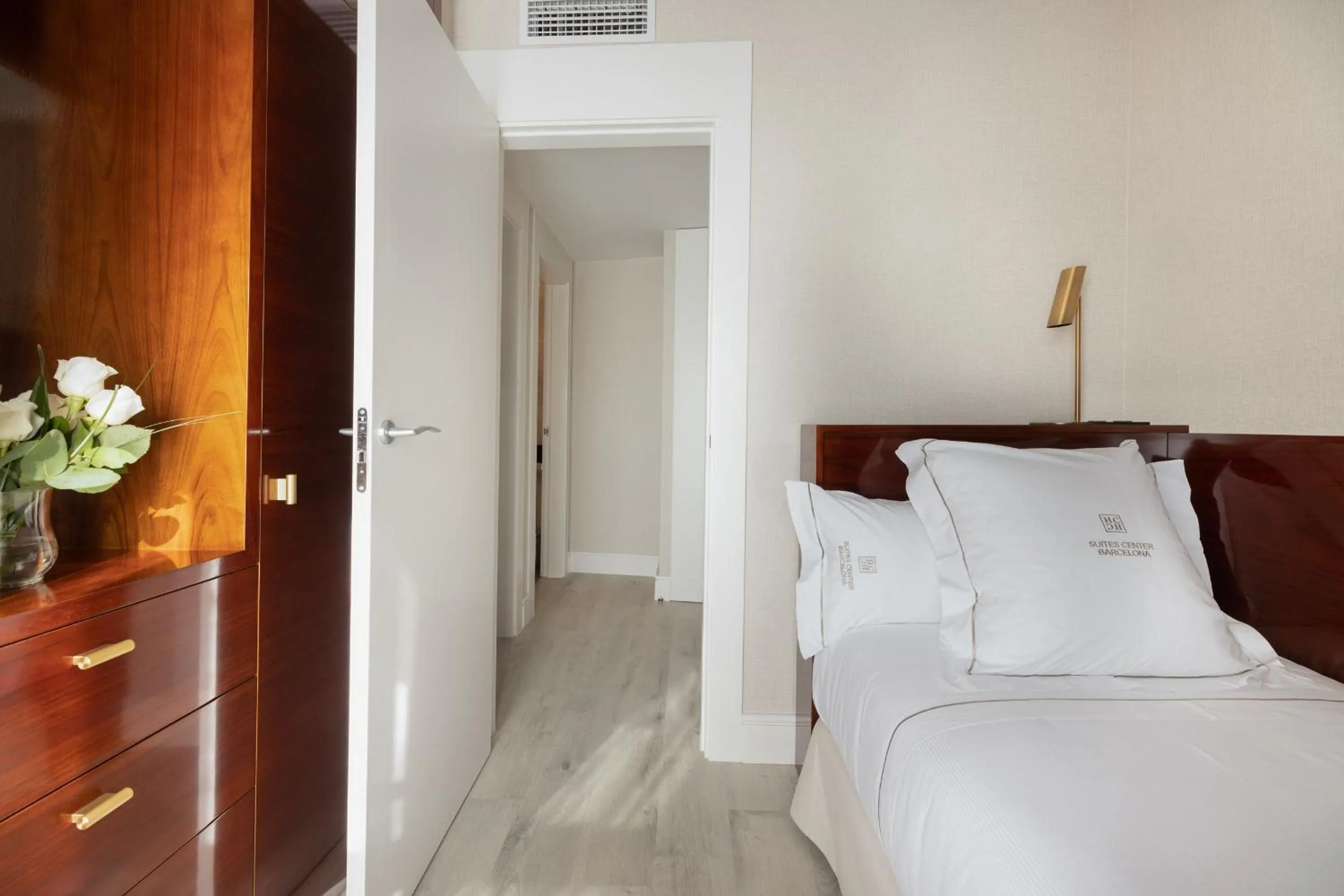 Bed in Suites Center Barcelona