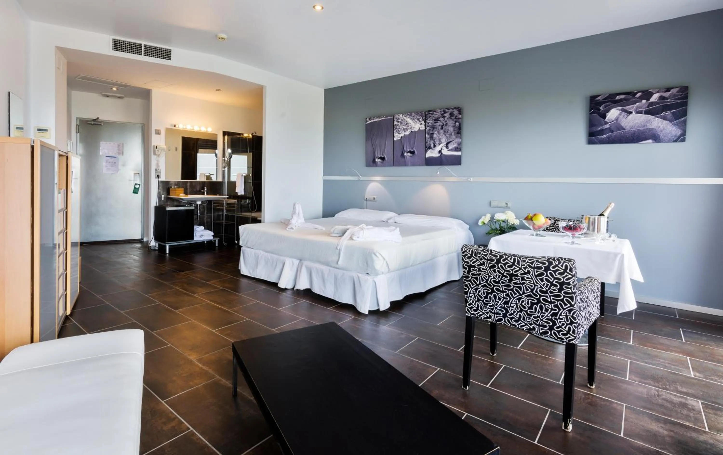 Photo of the whole room, Bed in Mazagonia