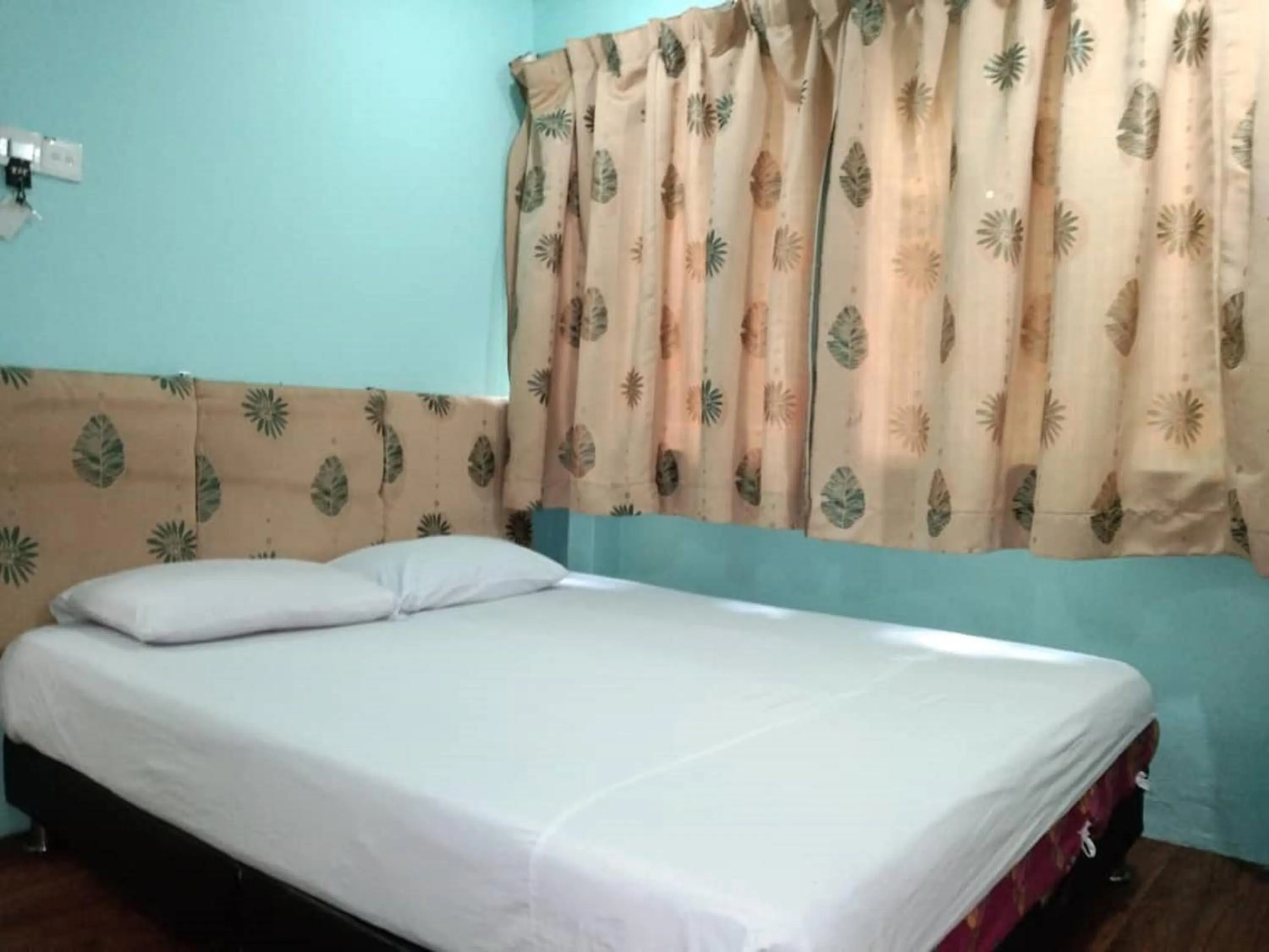 Photo of the whole room, Bed in Petaling Street Hotel Chinatown