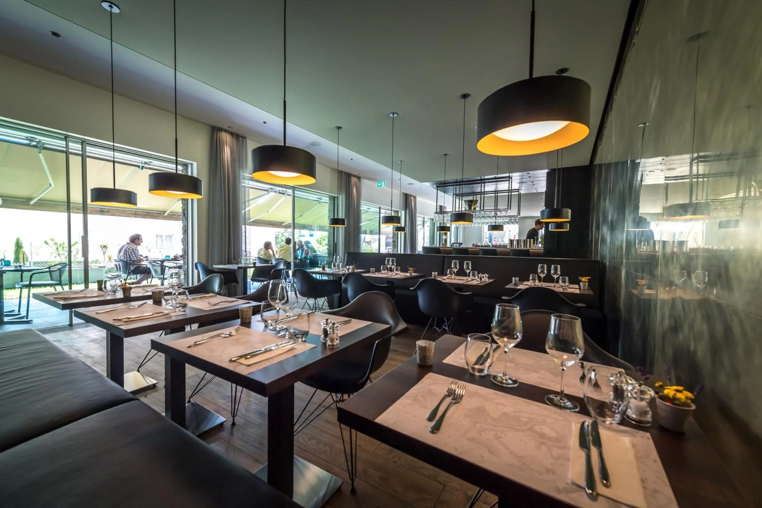 Restaurant/places to eat in Châtonneyre Hotel & Restaurant