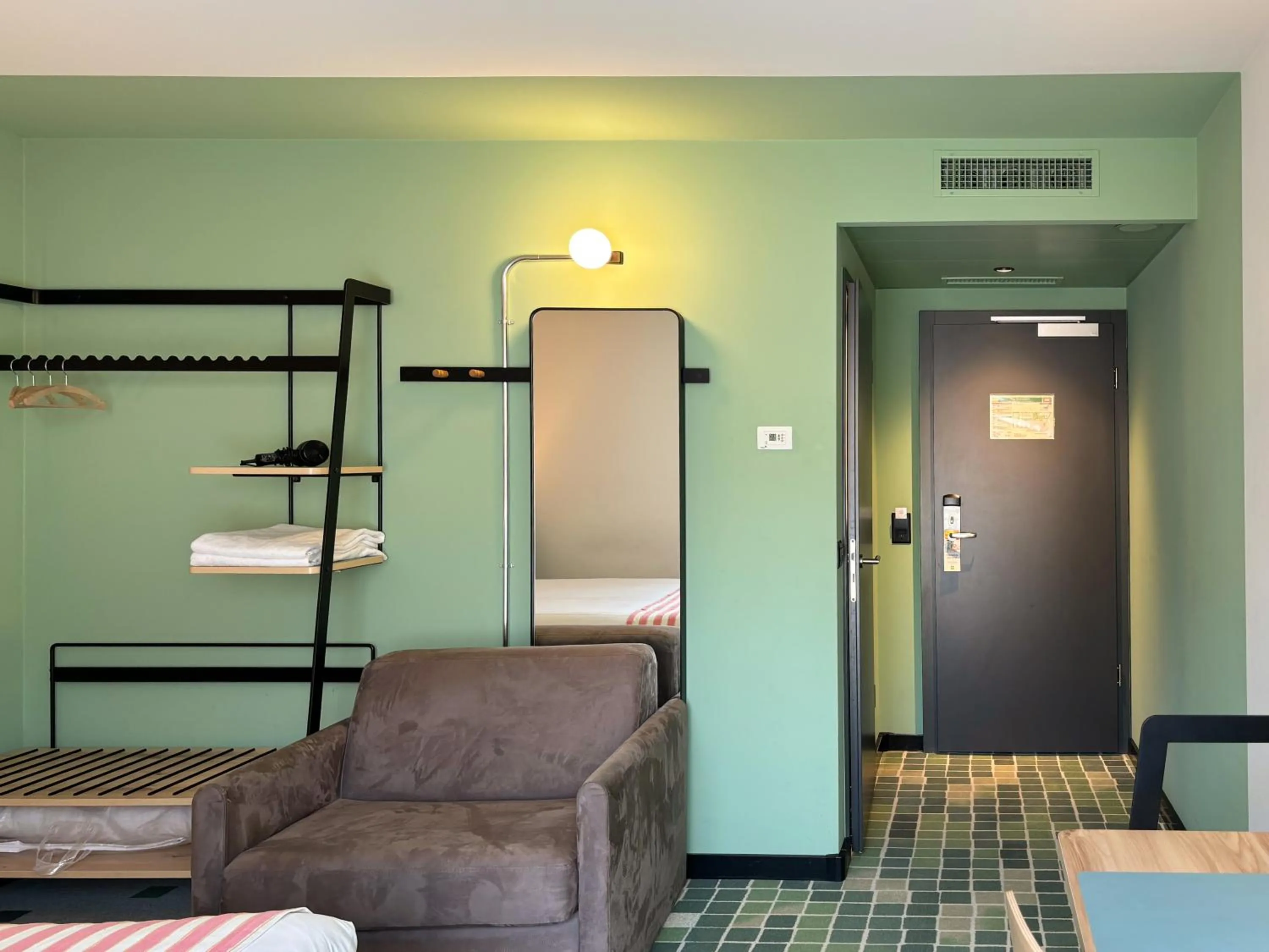 Bedroom in Nonanteneuf appart hōtel Sierre - contactless check-in