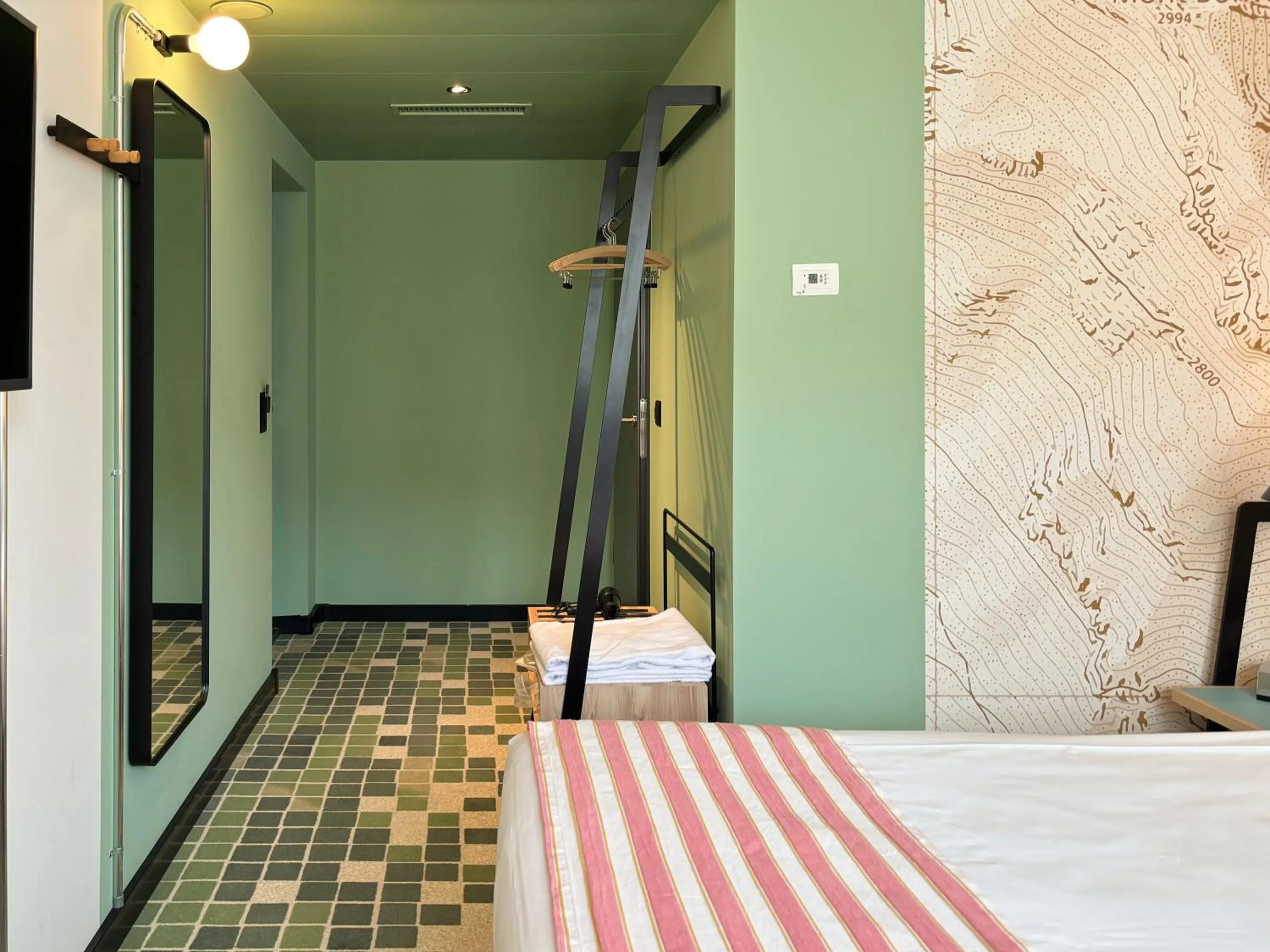 Bedroom, Bed in Nonanteneuf appart hōtel Sierre - contactless check-in