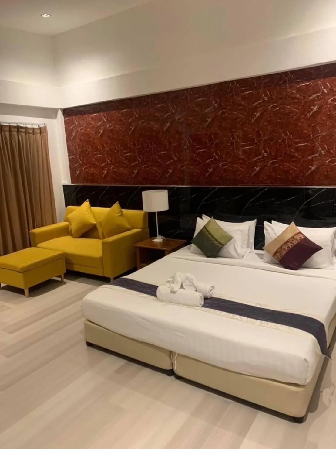 Bed in Prasarnsook Villa Beach Resort