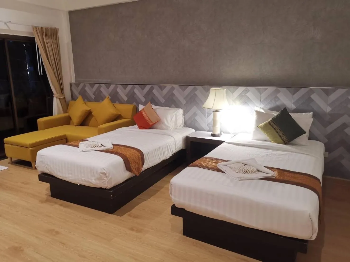 Bed in Prasarnsook Villa Beach Resort