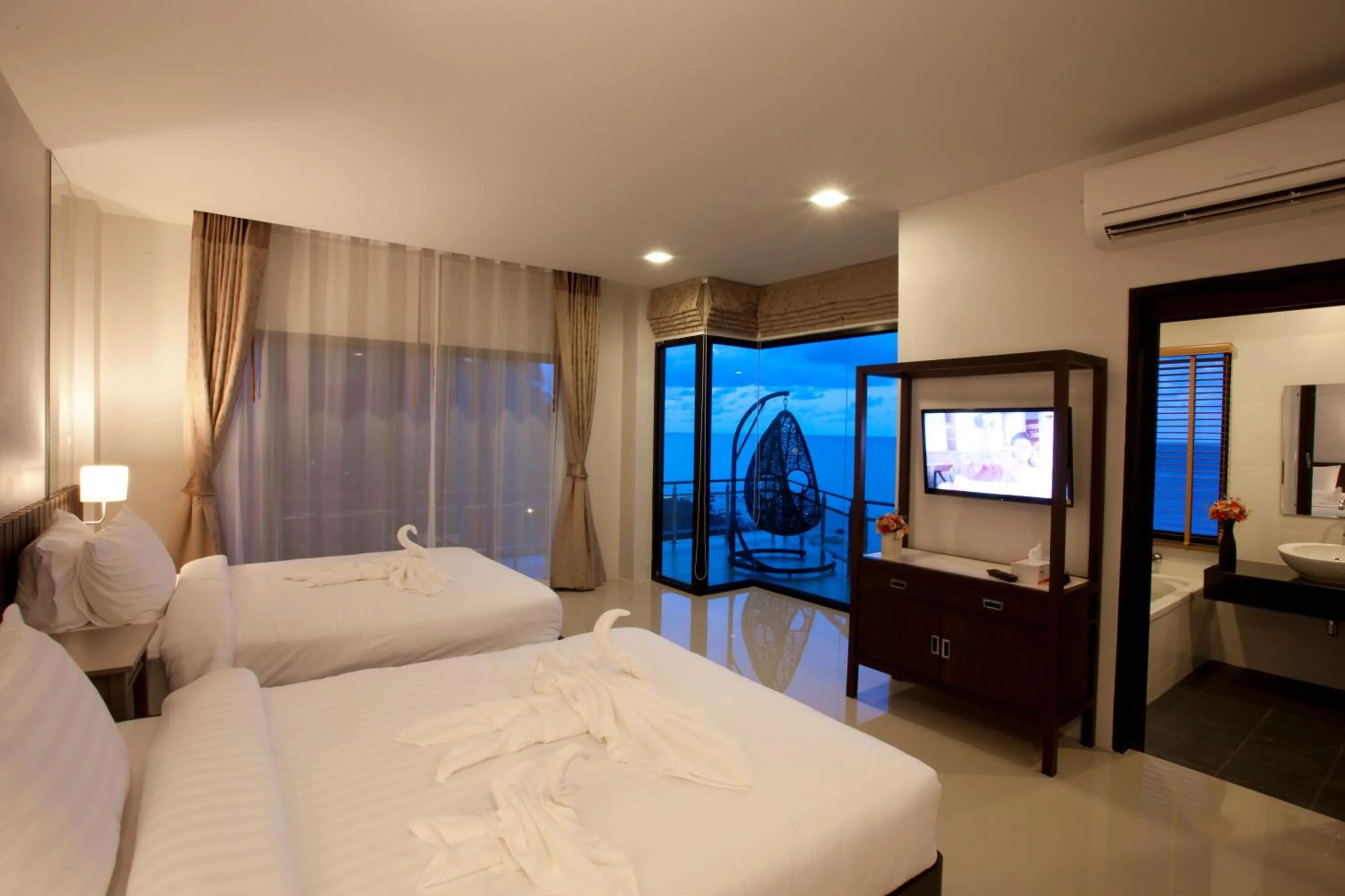 Photo of the whole room, Bed in Prasarnsook Villa Beach Resort