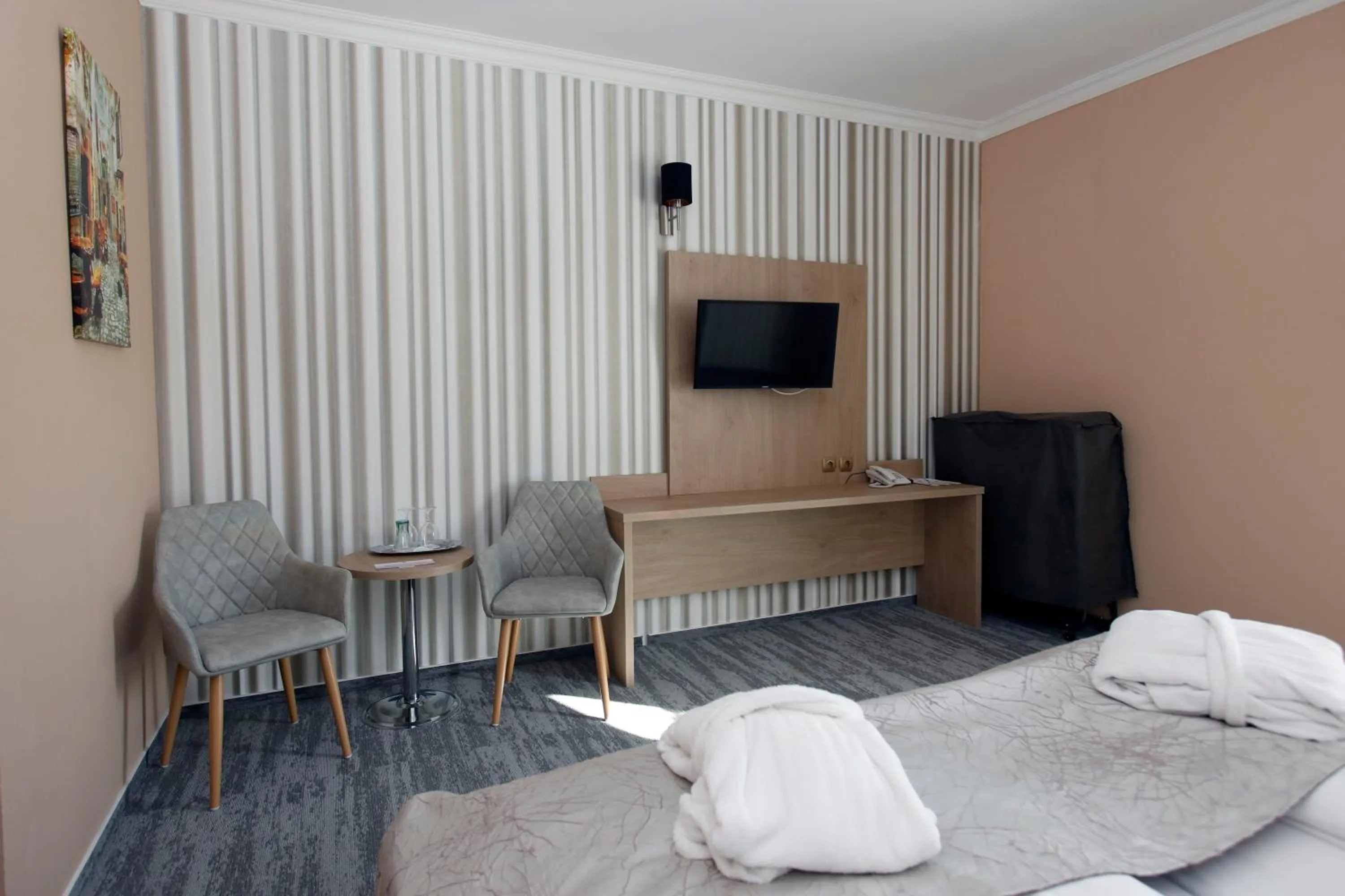 TV and multimedia, Bed in Wellness Hotel Laroba