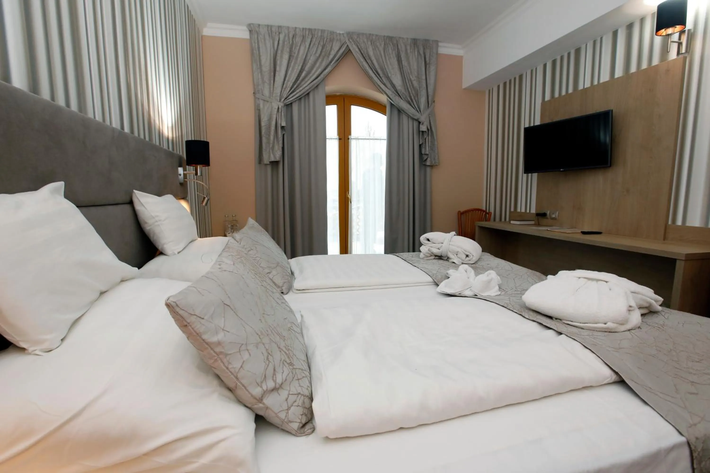 Photo of the whole room, Bed in Wellness Hotel Laroba