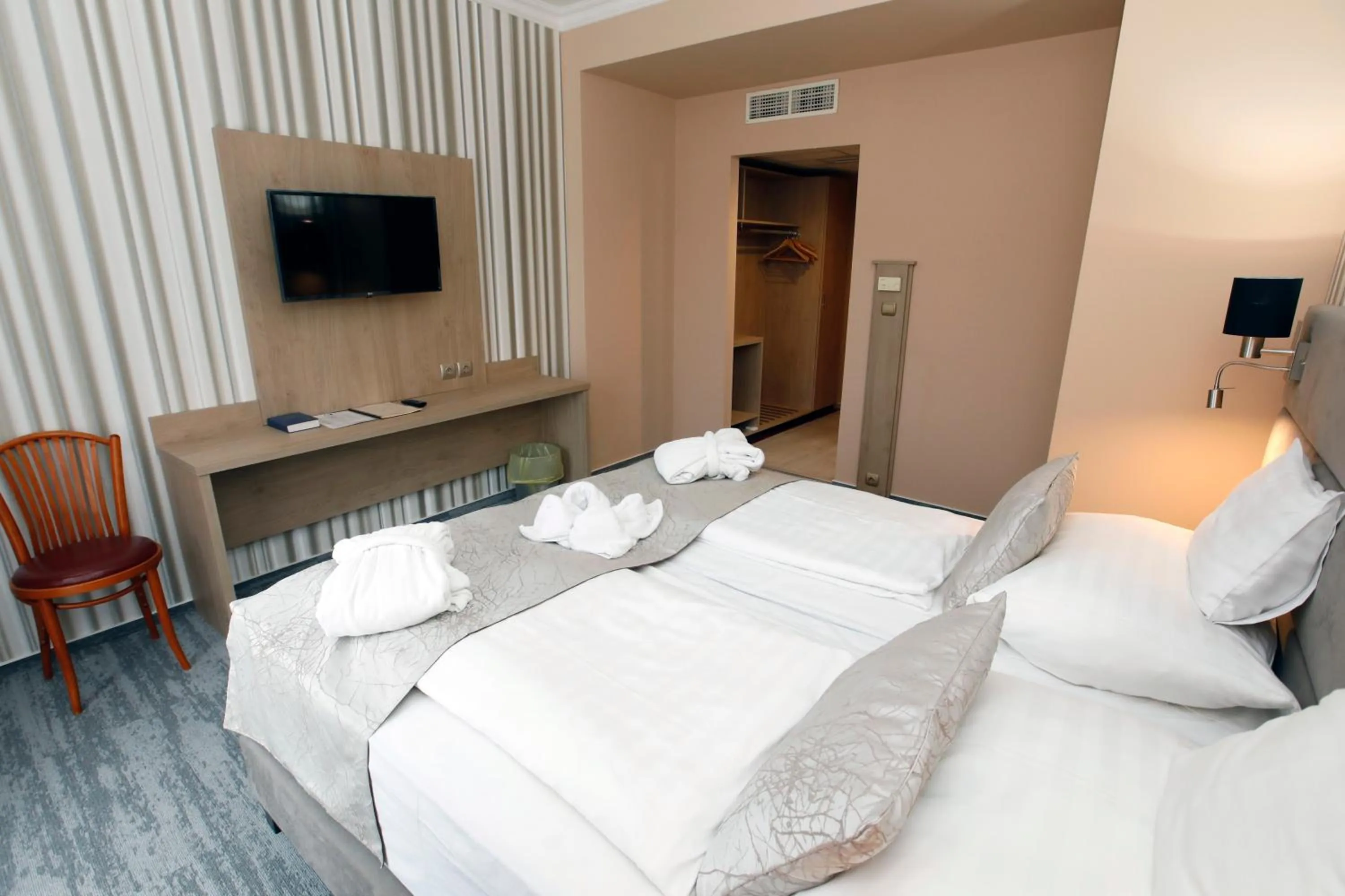 Photo of the whole room, Bed in Wellness Hotel Laroba