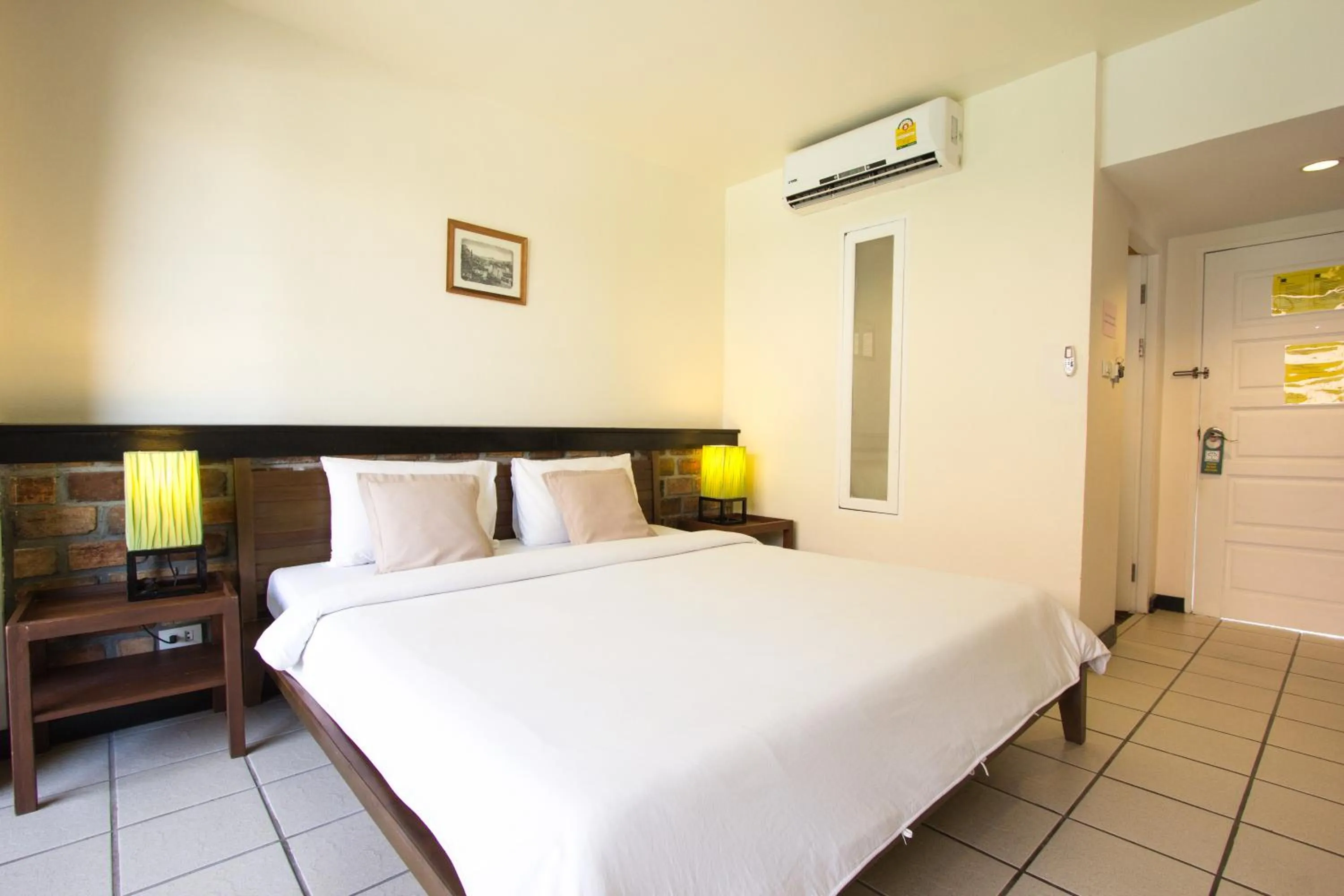 Photo of the whole room in Khaolak Tony Lodge