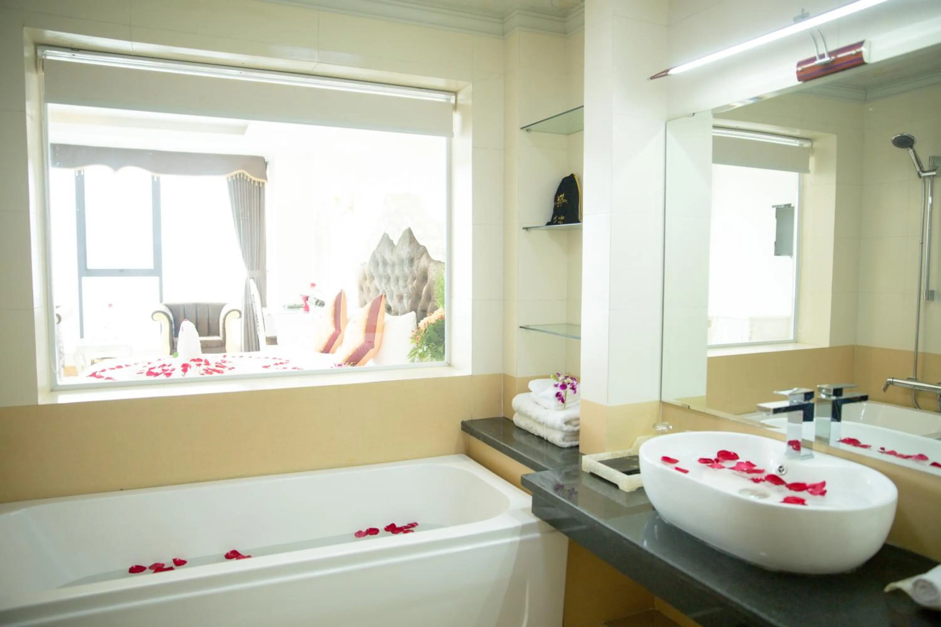 Bath in Lao Cai Royal Hotel