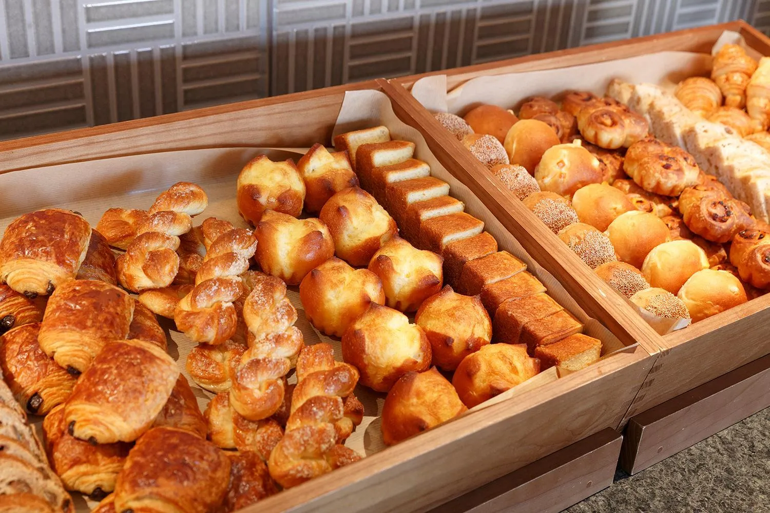 Lounge or bar in Keio Plaza Hotel Tokyo Premier Grand