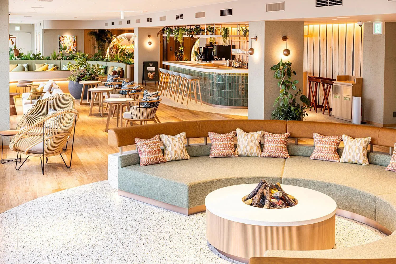 Lounge or bar in Keio Plaza Hotel Tokyo Premier Grand