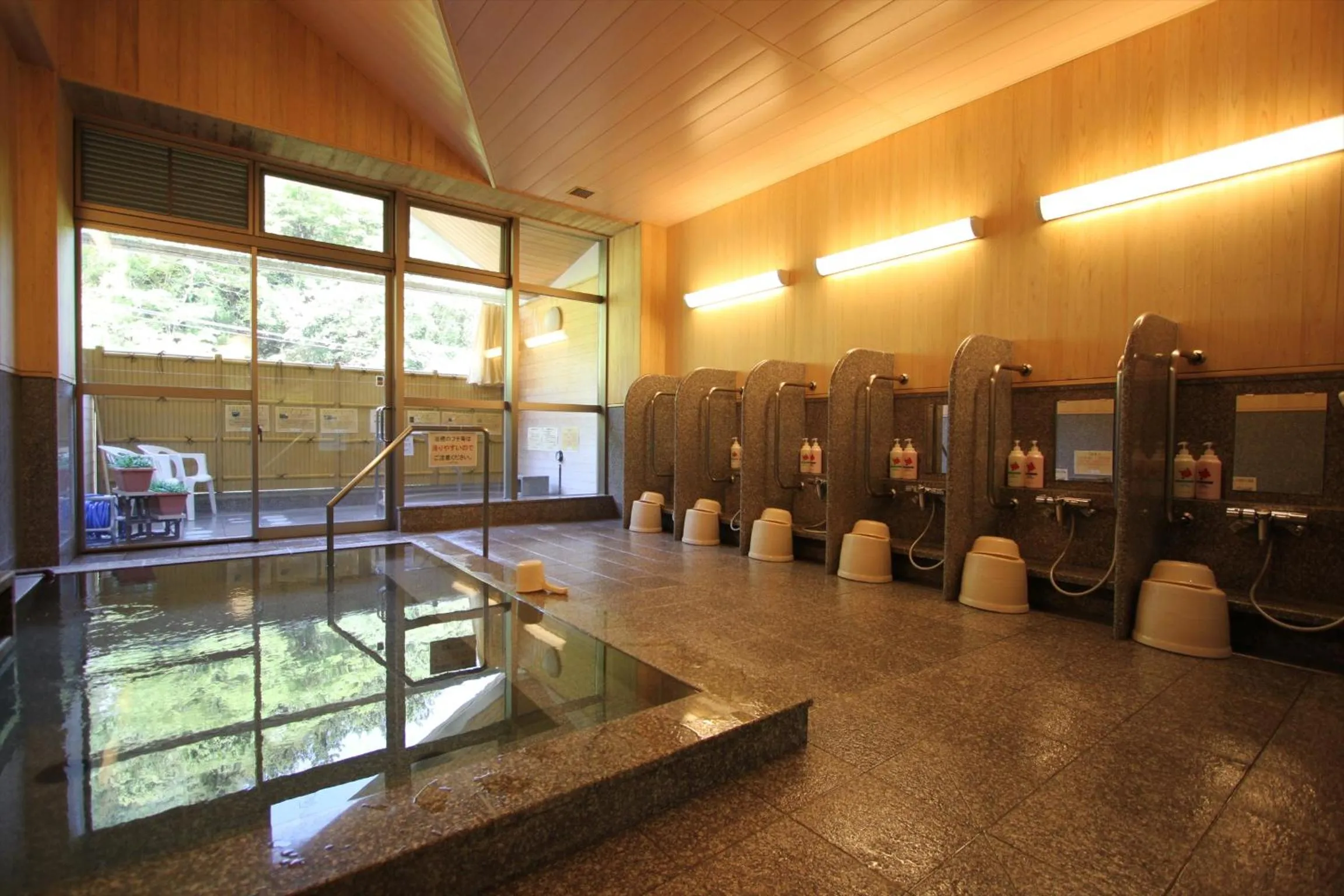 Hot Spring Bath in Yadori Onsen Iyashinoyu