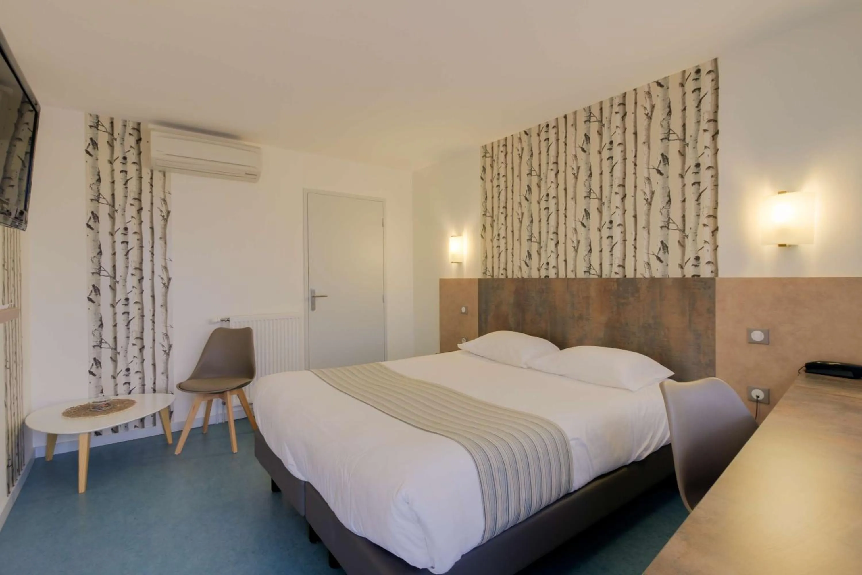 Bedroom, Bed in Brit Hotel Dijon Hermes