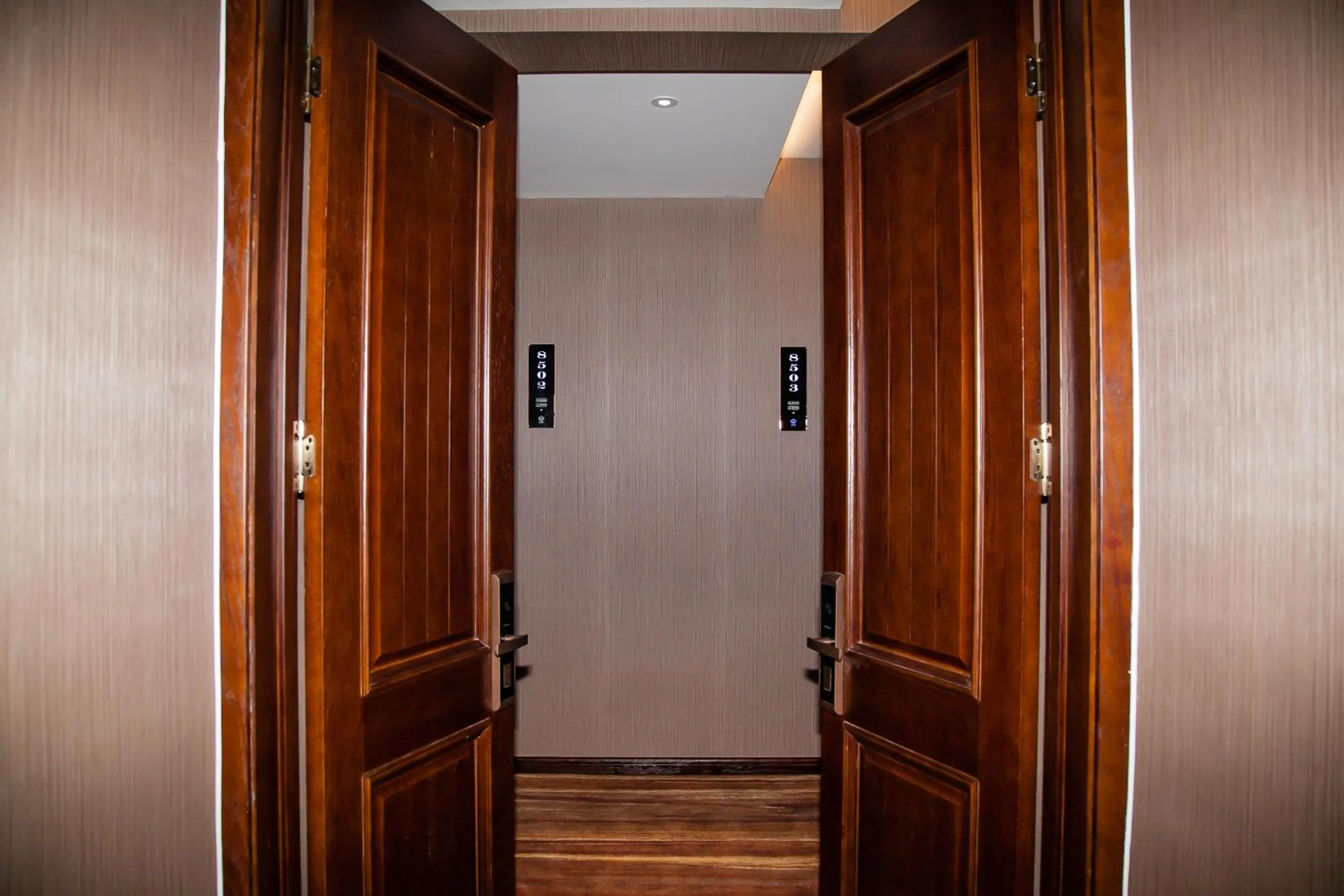 Decorative detail in Qingdao MG Hotel l Walking distance to the beach & railway station & St Michaels Cathedral