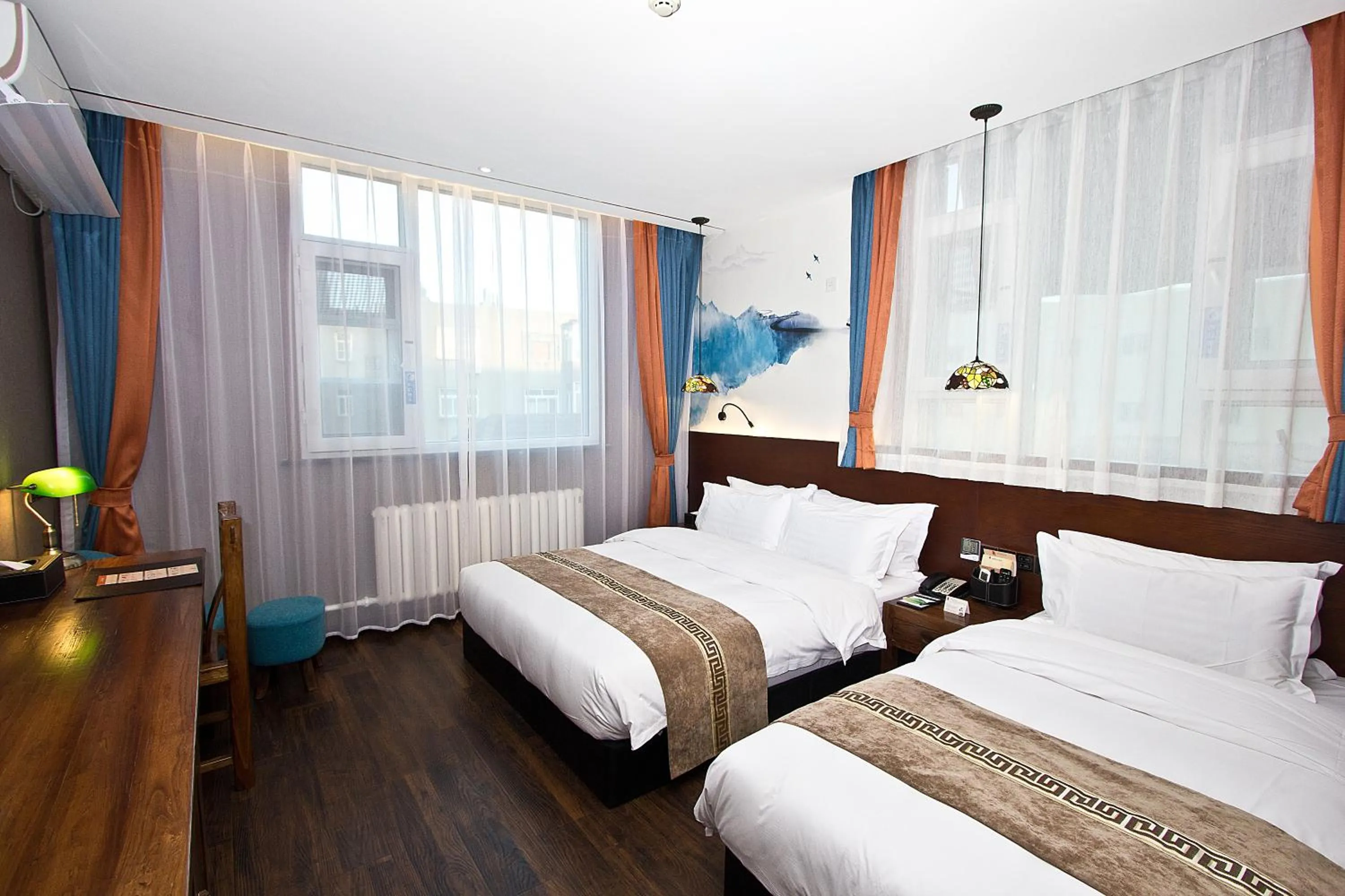 Photo of the whole room, Bed in Qingdao MG Hotel l Walking distance to the beach & railway station & St Michaels Cathedral