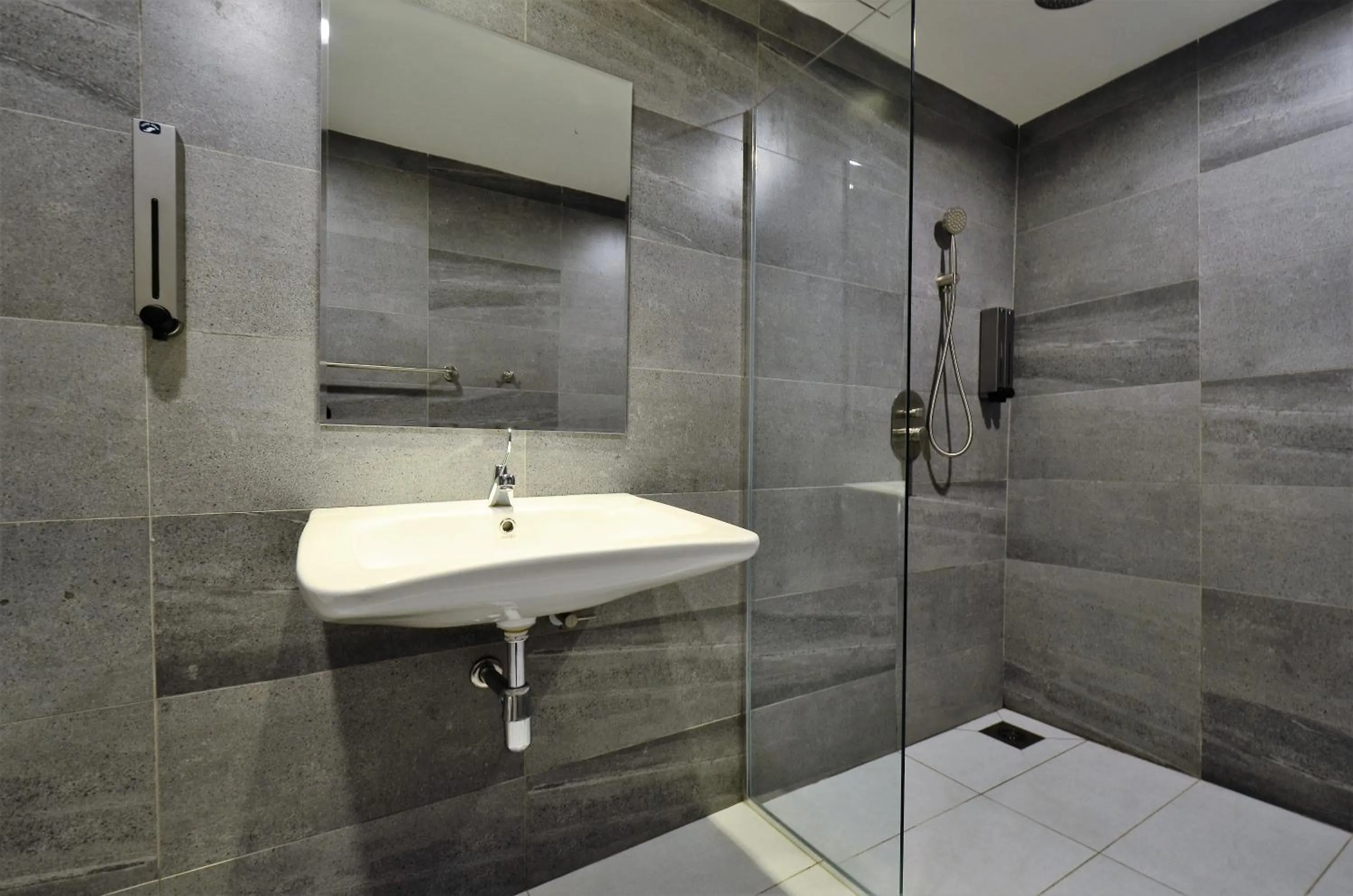 Shower in Artisan Eco Hotel