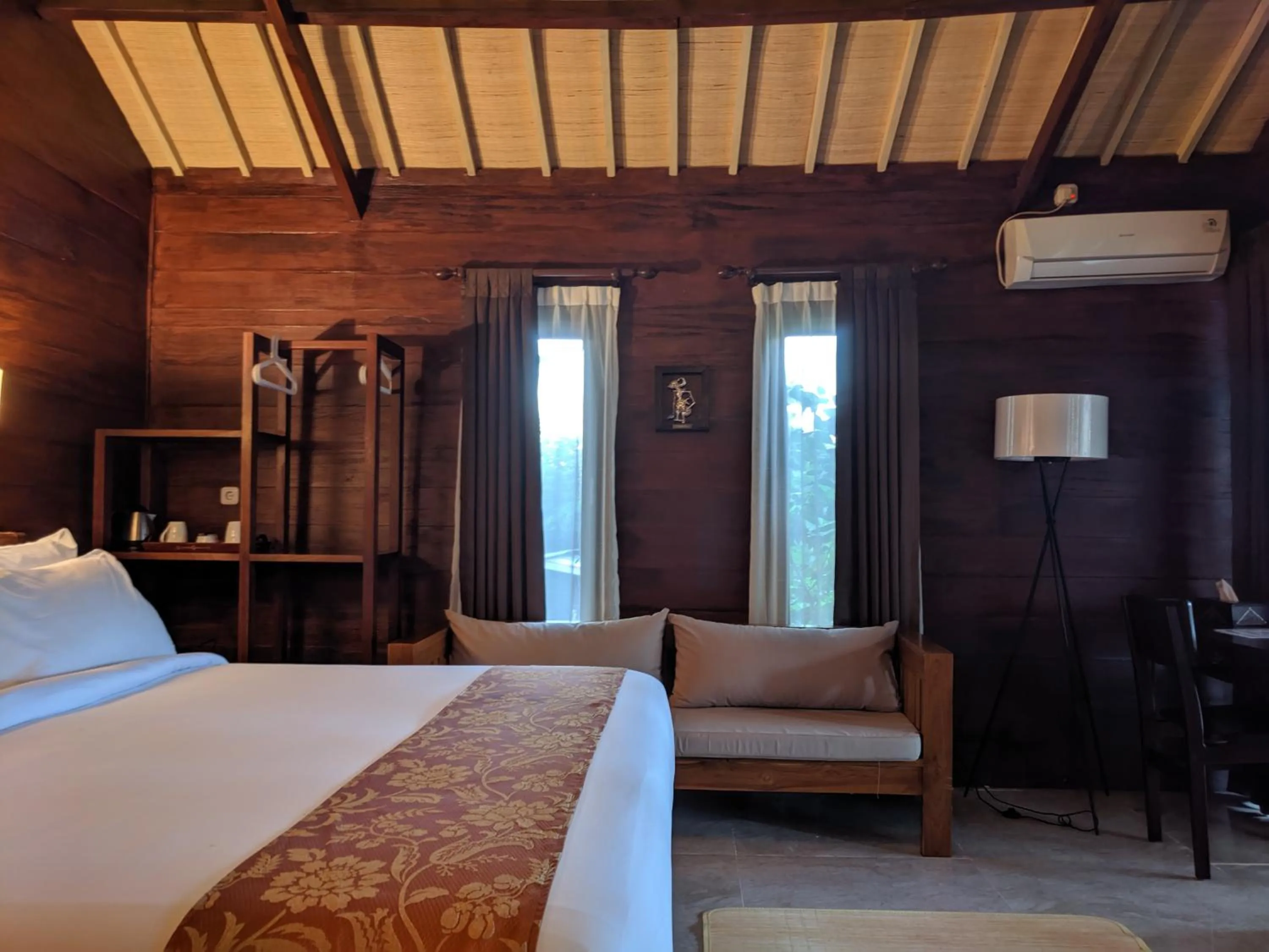 Bed in Paradesa Living