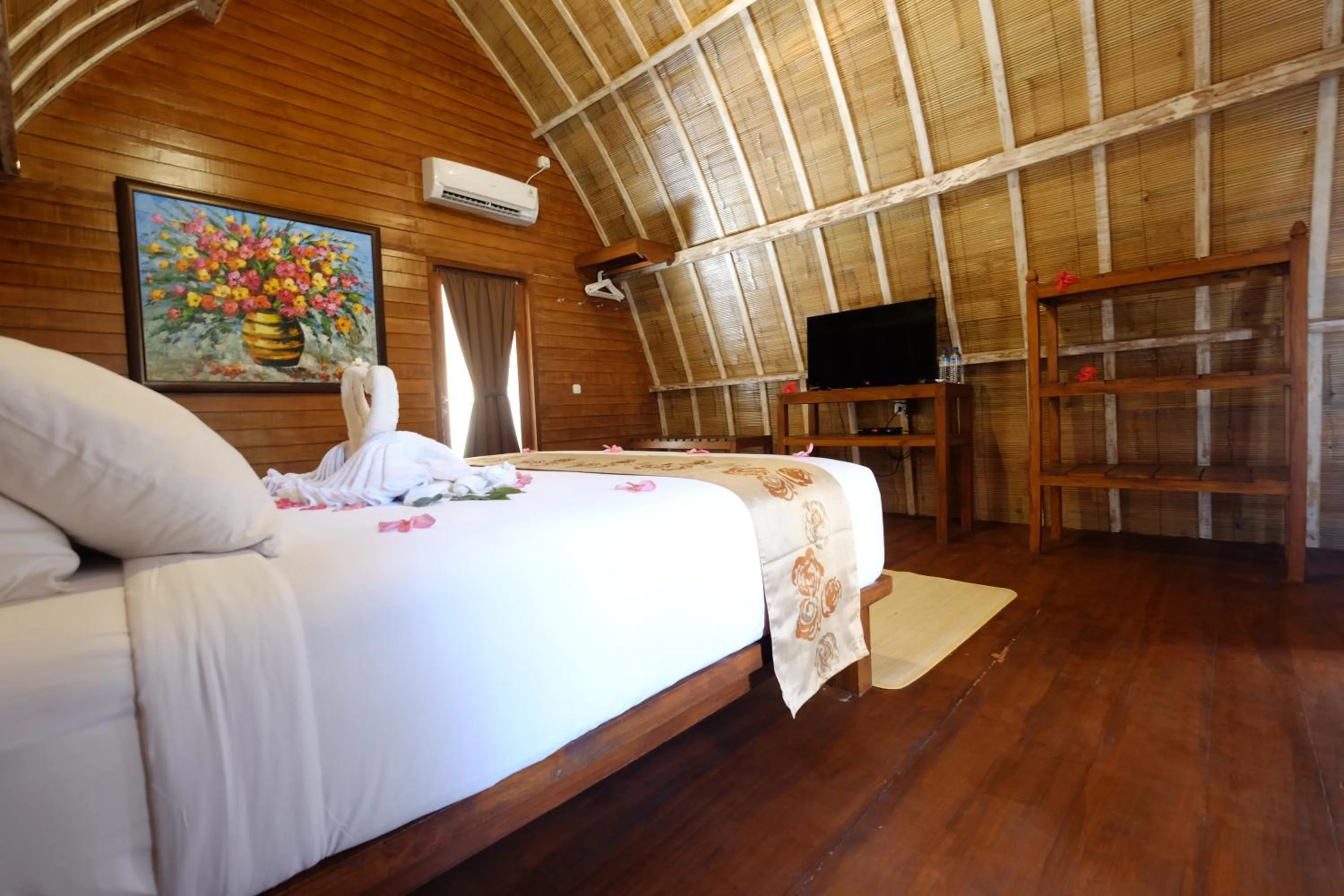 Bed in Paradesa Living