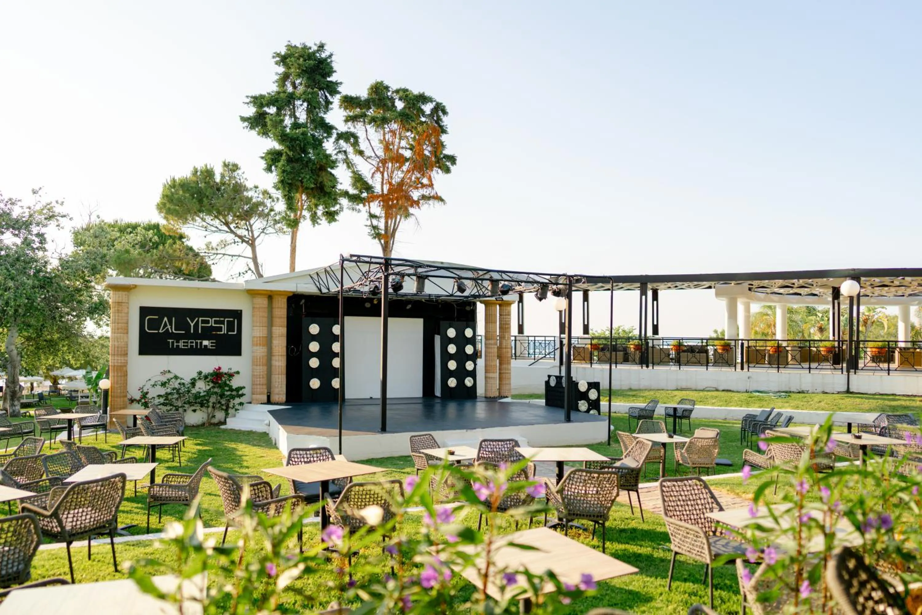 Entertainment in Calypso Beach