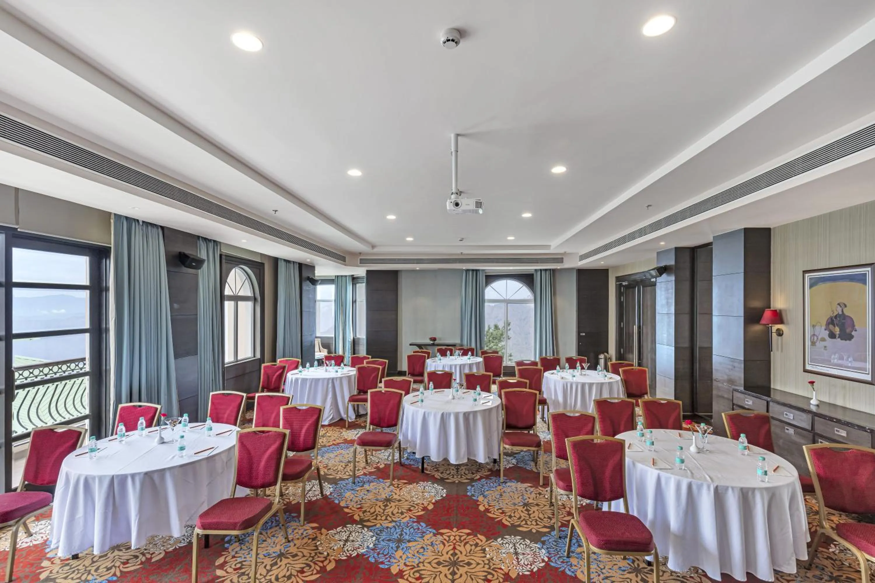 Meeting/conference room in Club Mahindra Pristine Peaks Naldehra