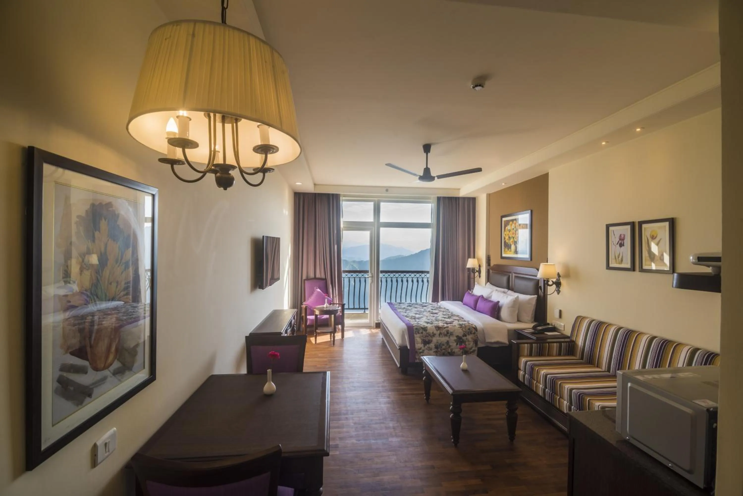 Photo of the whole room, Bed in Club Mahindra Pristine Peaks Naldehra