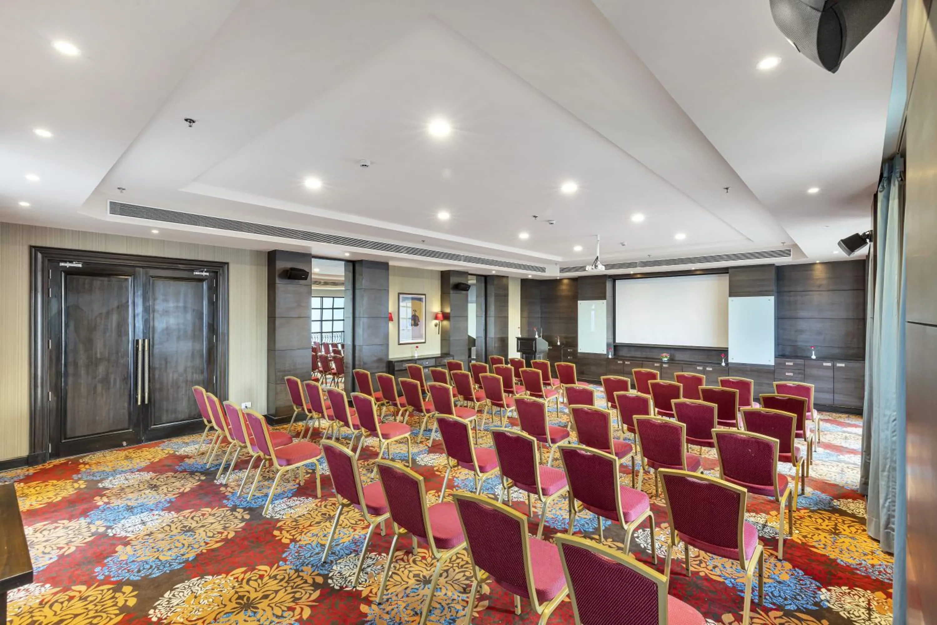 Meeting/conference room in Club Mahindra Pristine Peaks Naldehra