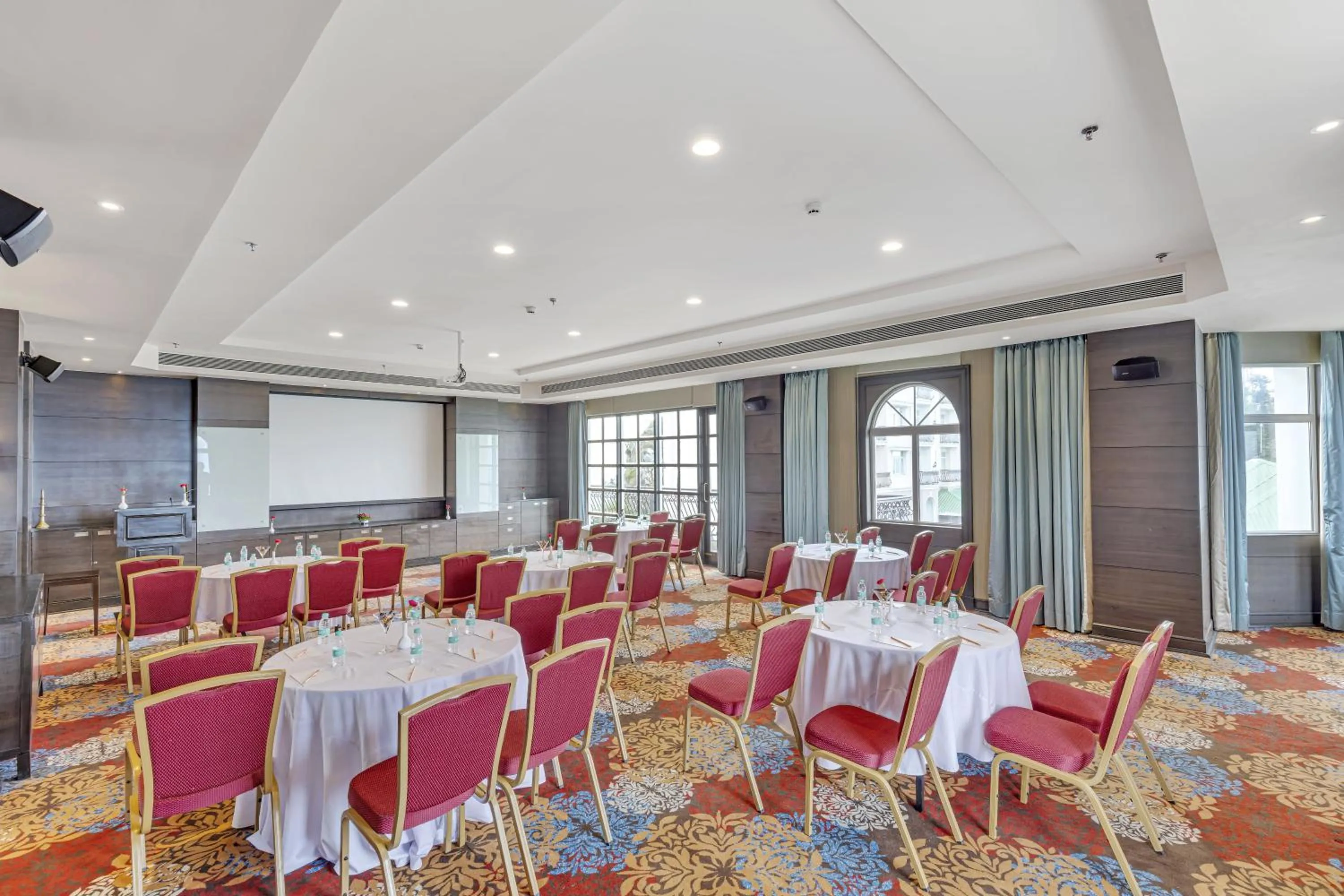 Meeting/conference room in Club Mahindra Pristine Peaks Naldehra