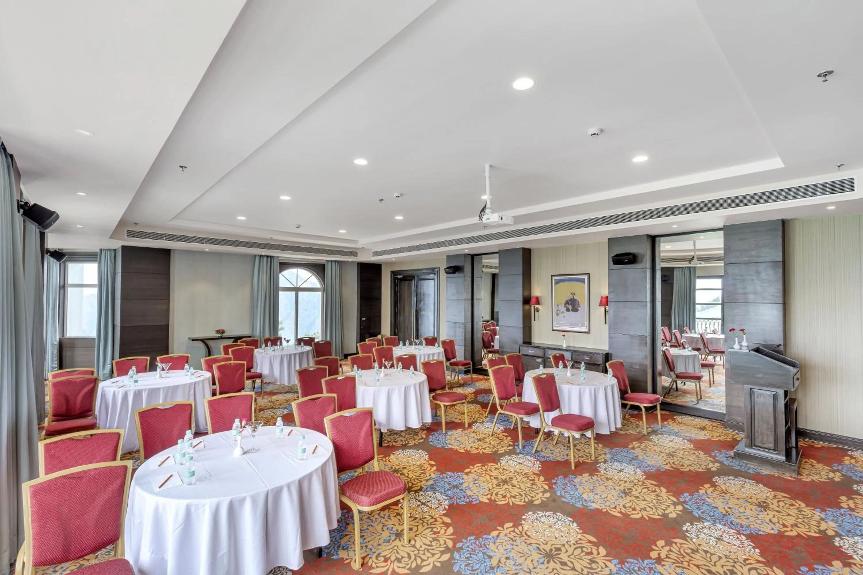 Meeting/conference room in Club Mahindra Pristine Peaks Naldehra