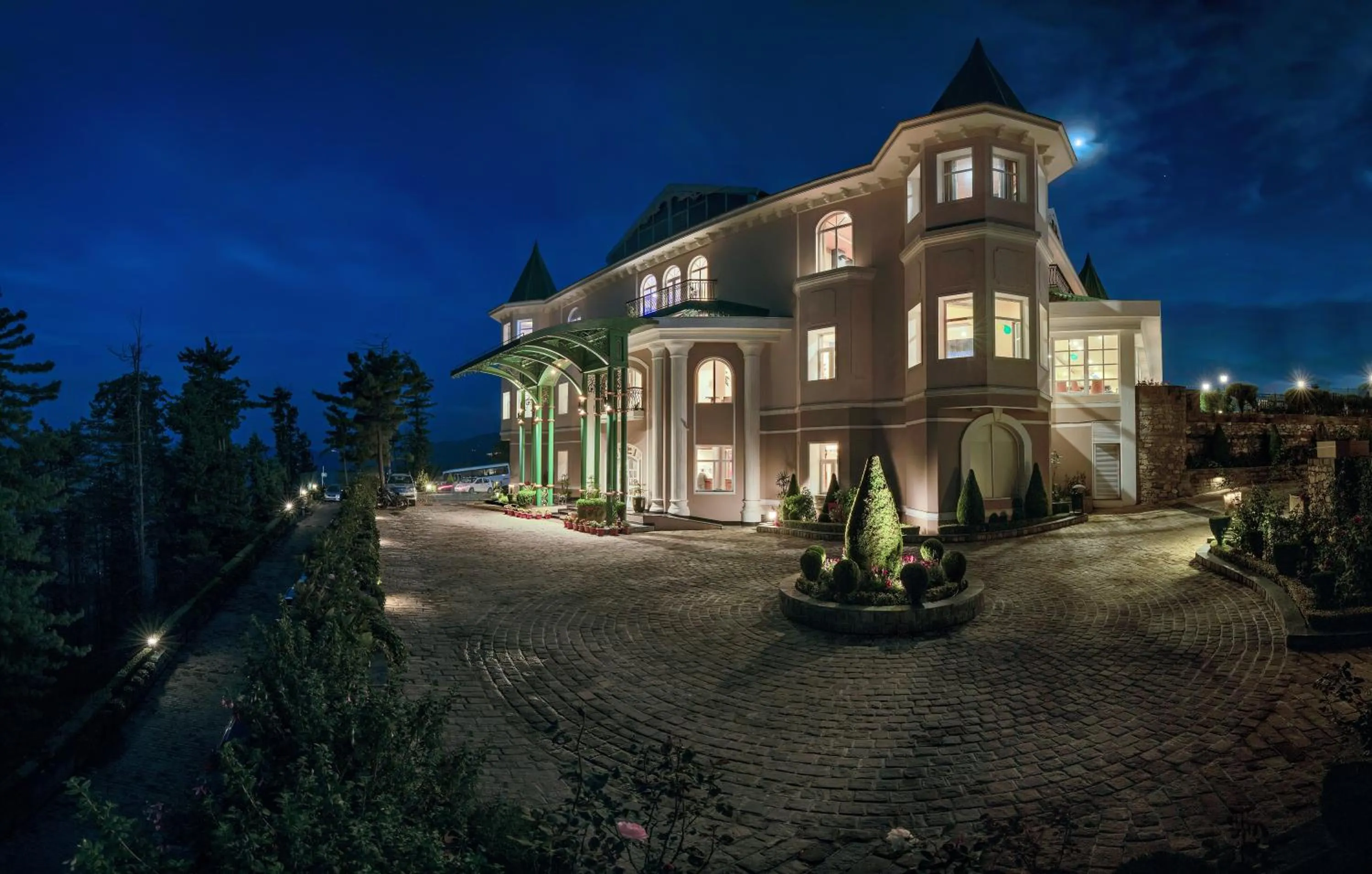 Facade/entrance in Club Mahindra Pristine Peaks Naldehra