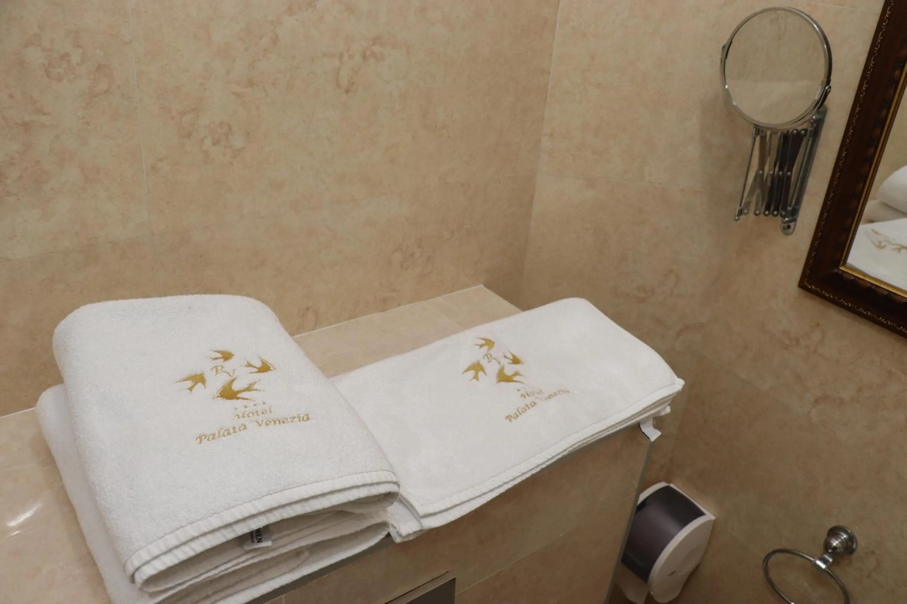 Bathroom in Hotel Palata Venezia