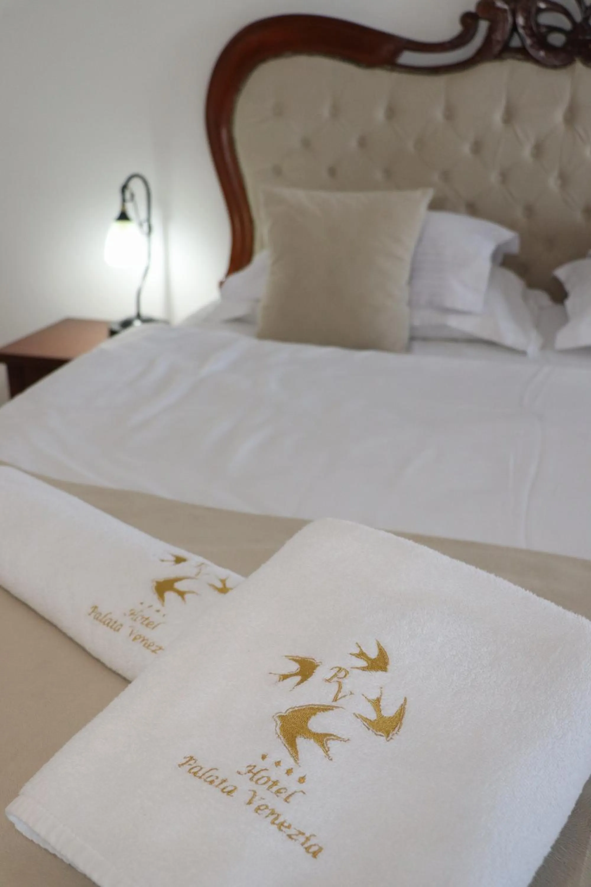 Bed in Hotel Palata Venezia