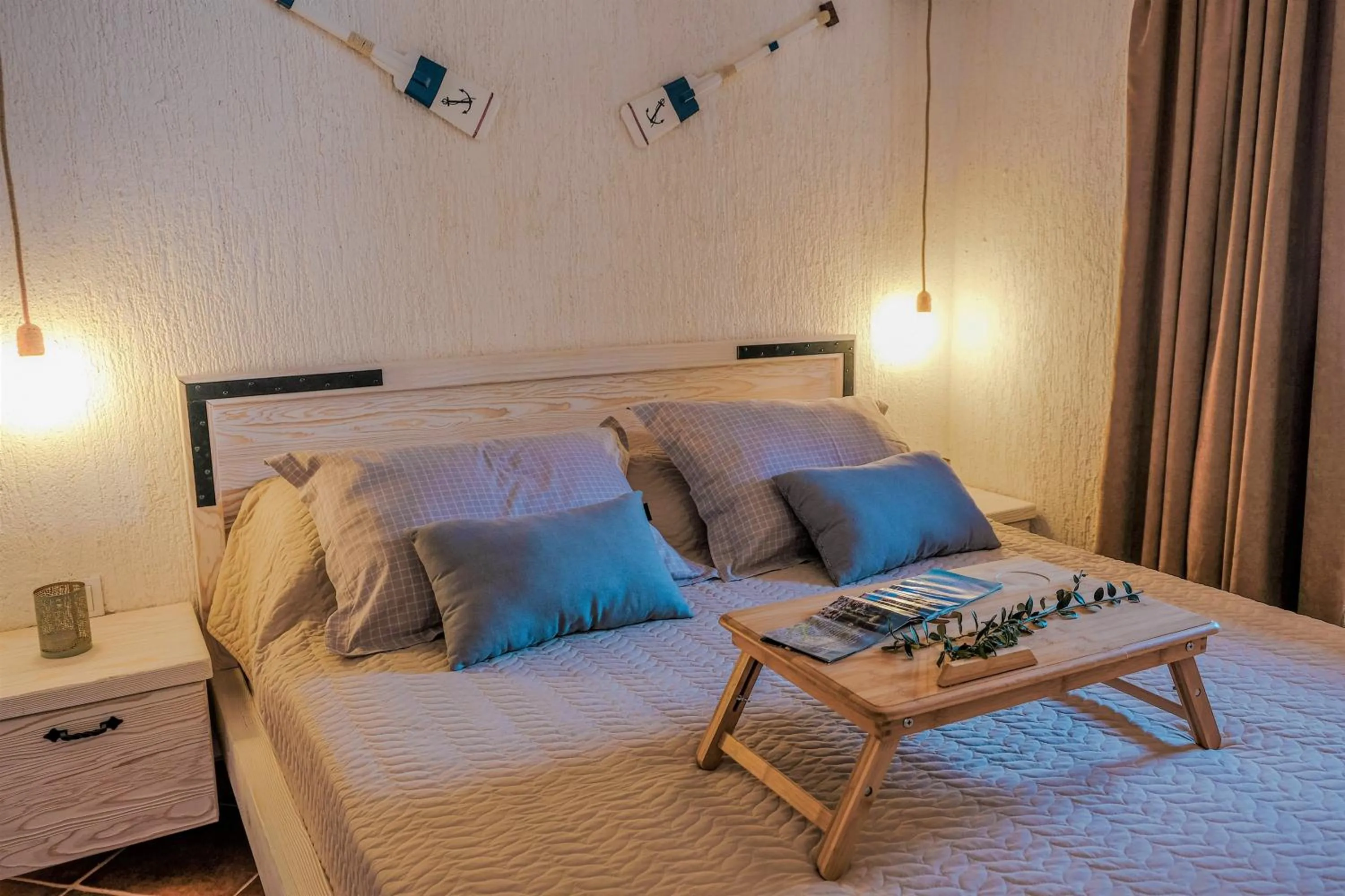 Bed in Apartments Bazar