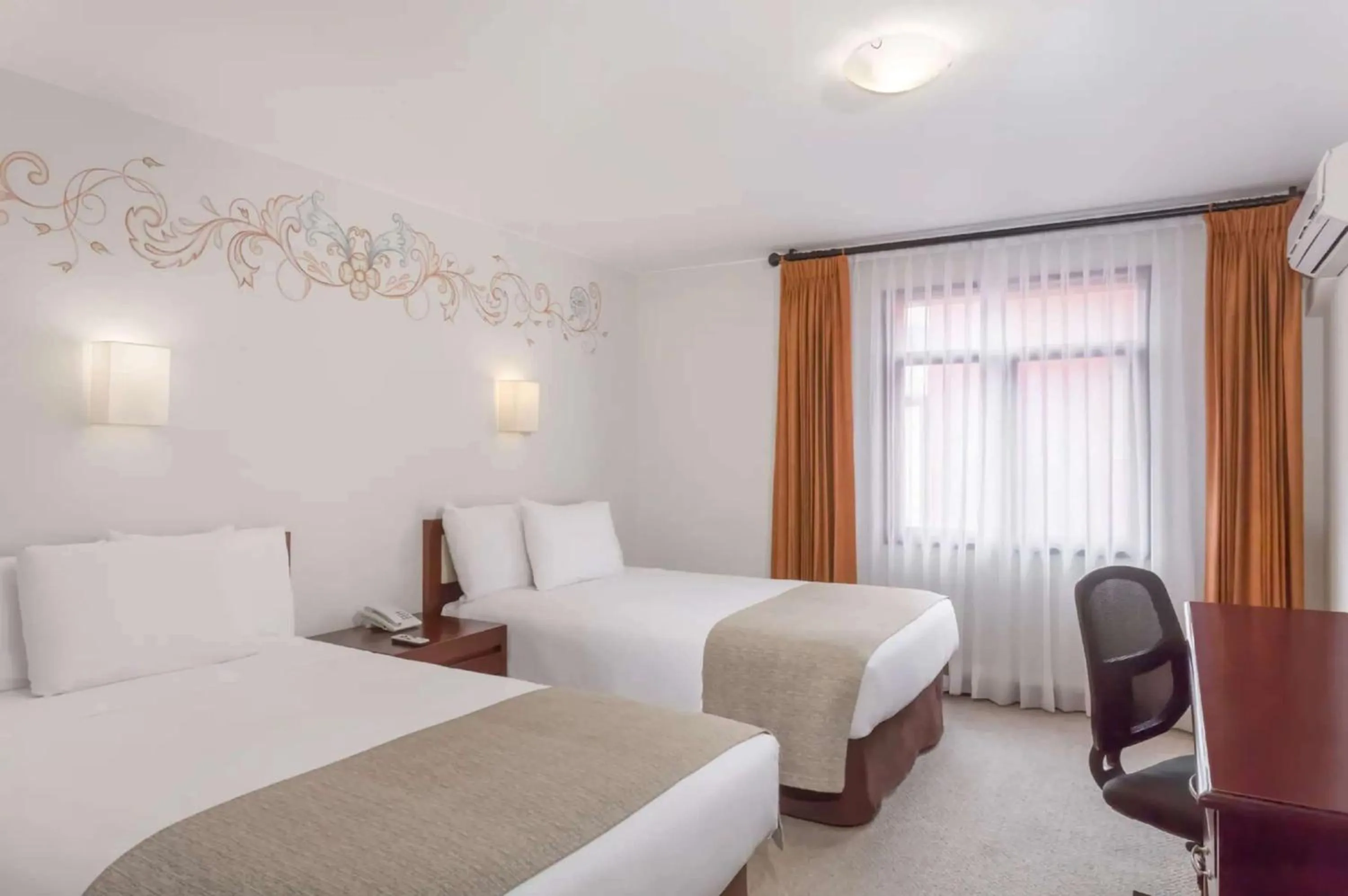 Bedroom, Bed in Wyndham Costa del Sol Cusco