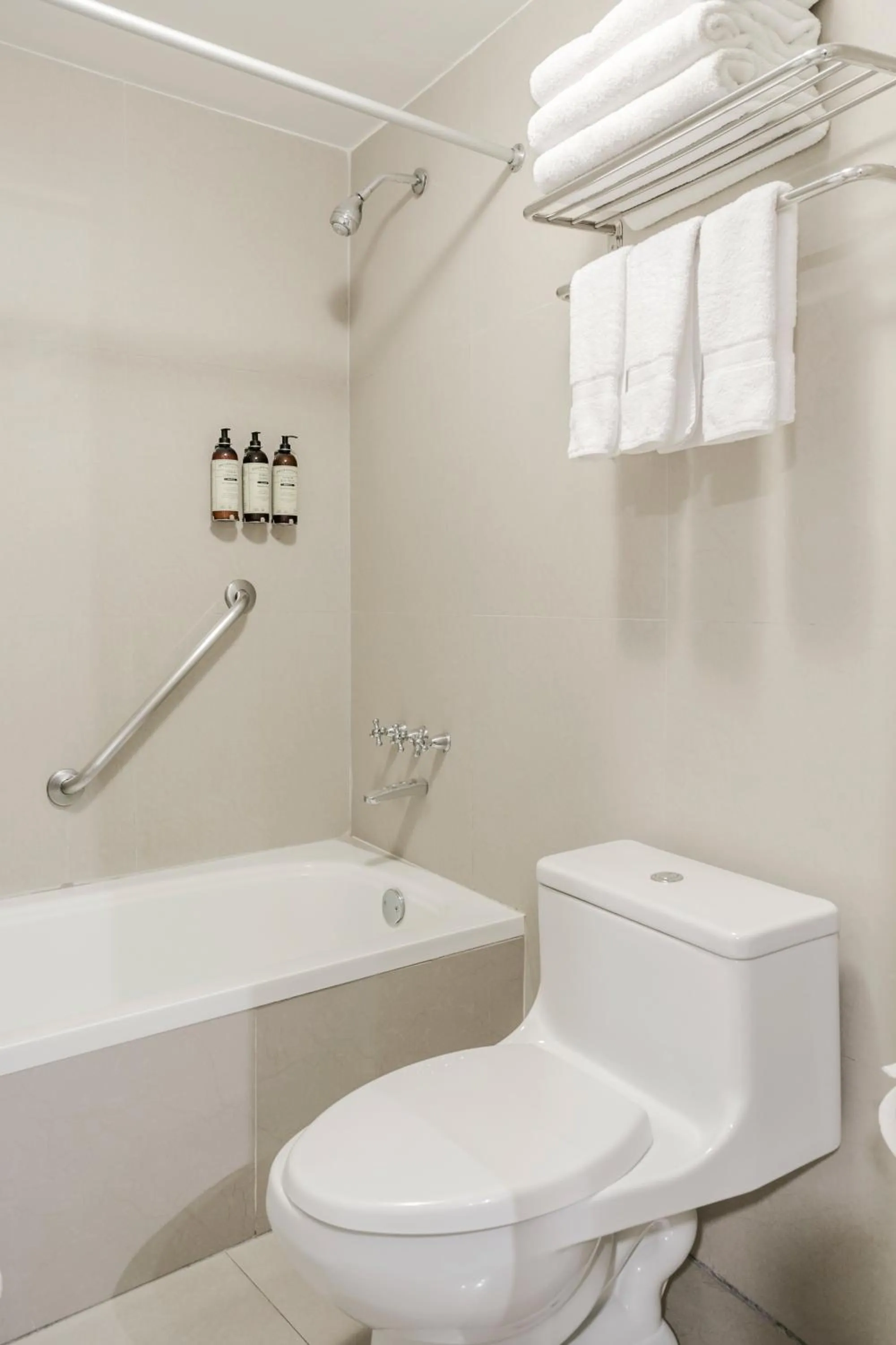 Bathroom in Wyndham Costa del Sol Cusco