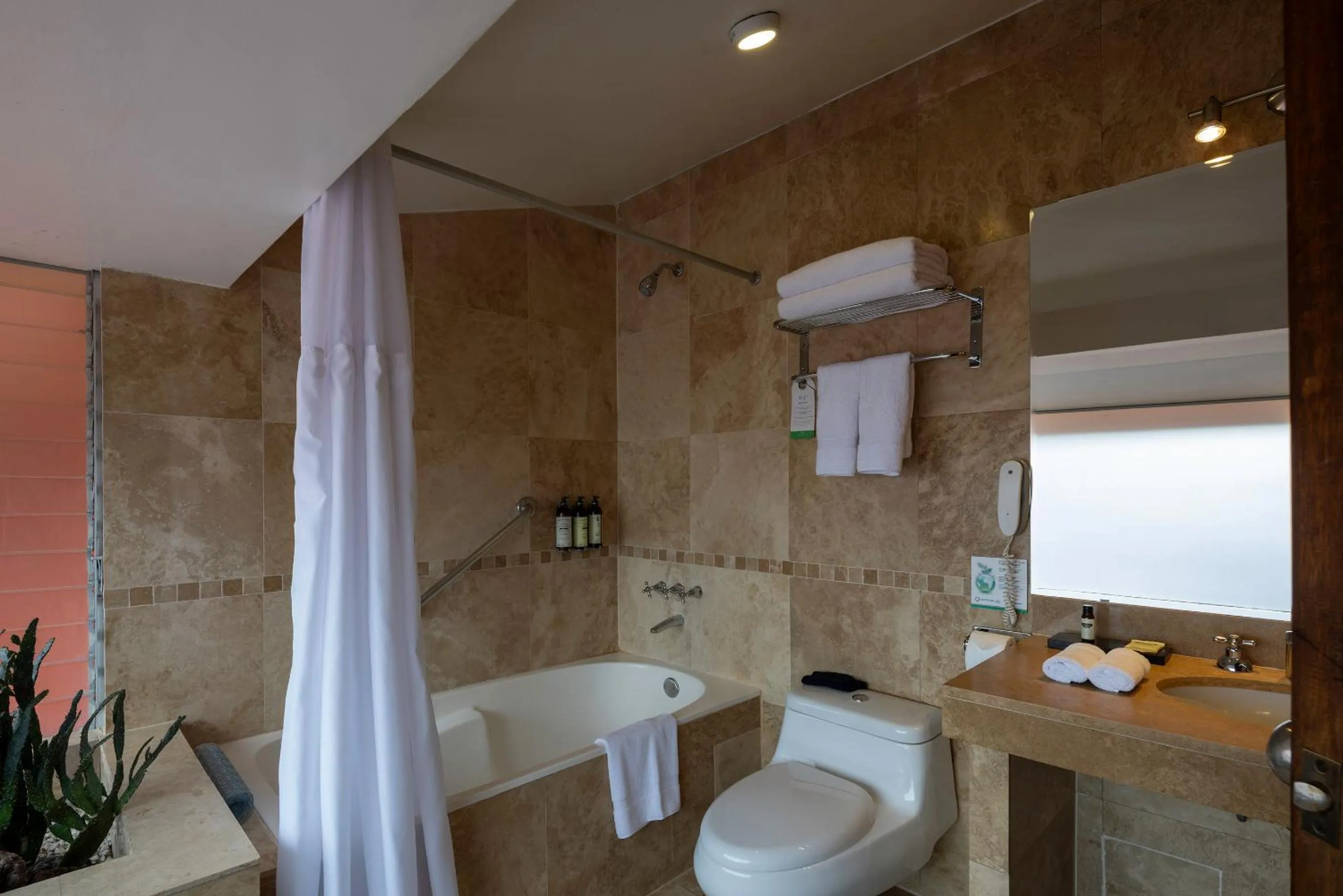 Bathroom in Wyndham Costa del Sol Cusco