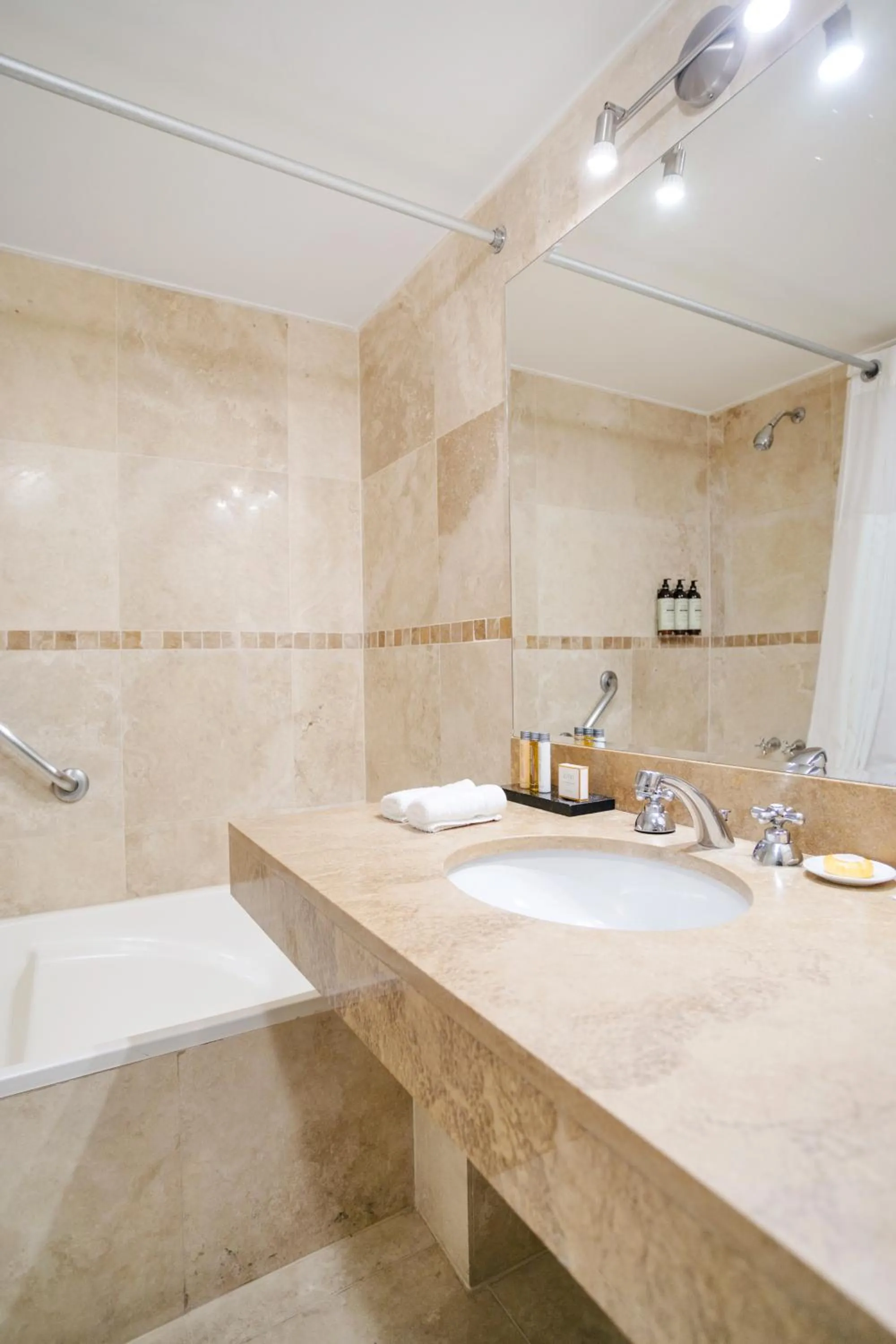 Bathroom in Wyndham Costa del Sol Cusco