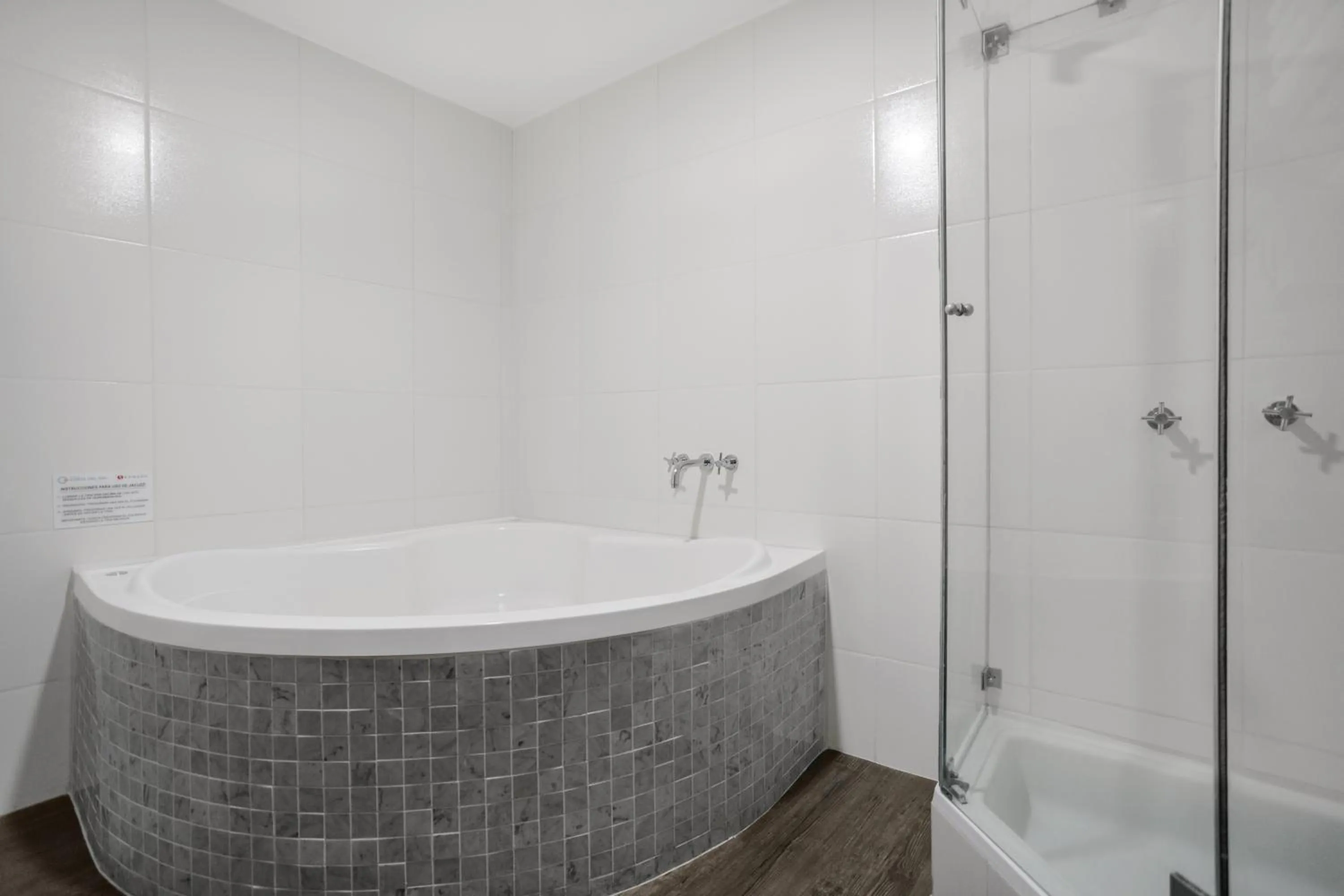 Bathroom in Wyndham Costa del Sol Cusco