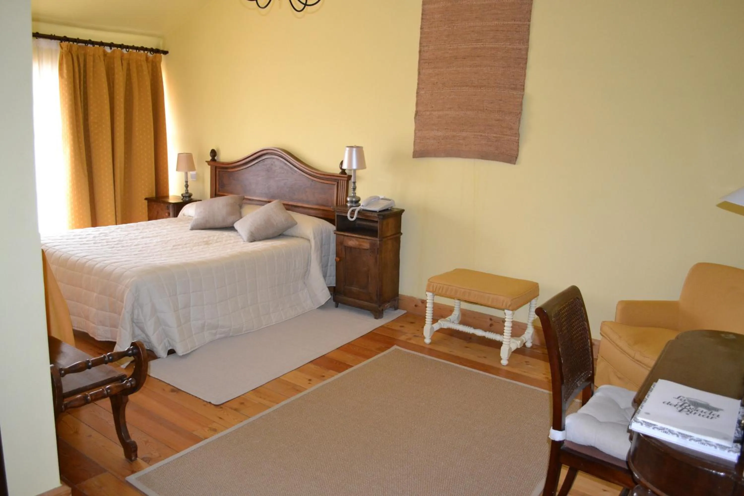Photo of the whole room, Bed in La Posada Real del Pinar