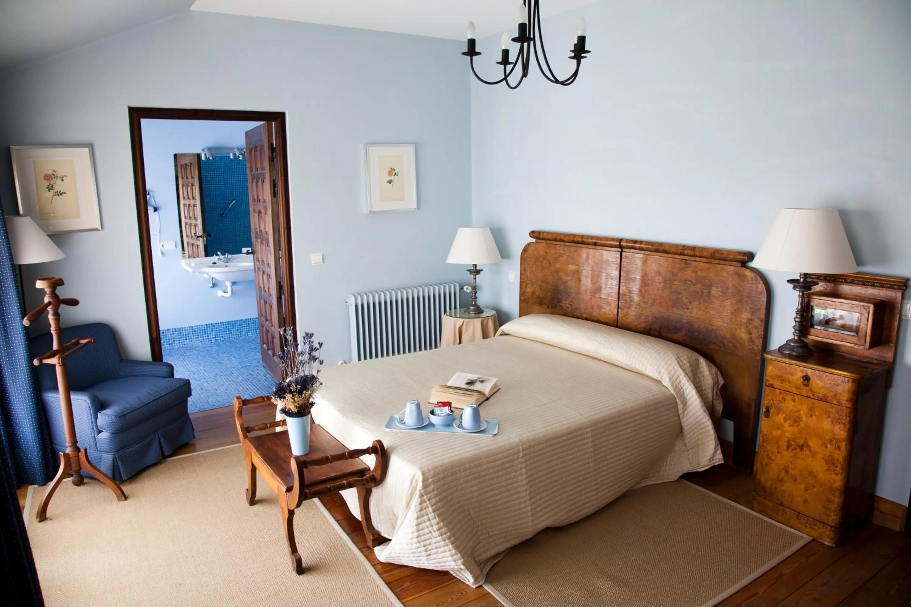 Photo of the whole room, Bed in La Posada Real del Pinar